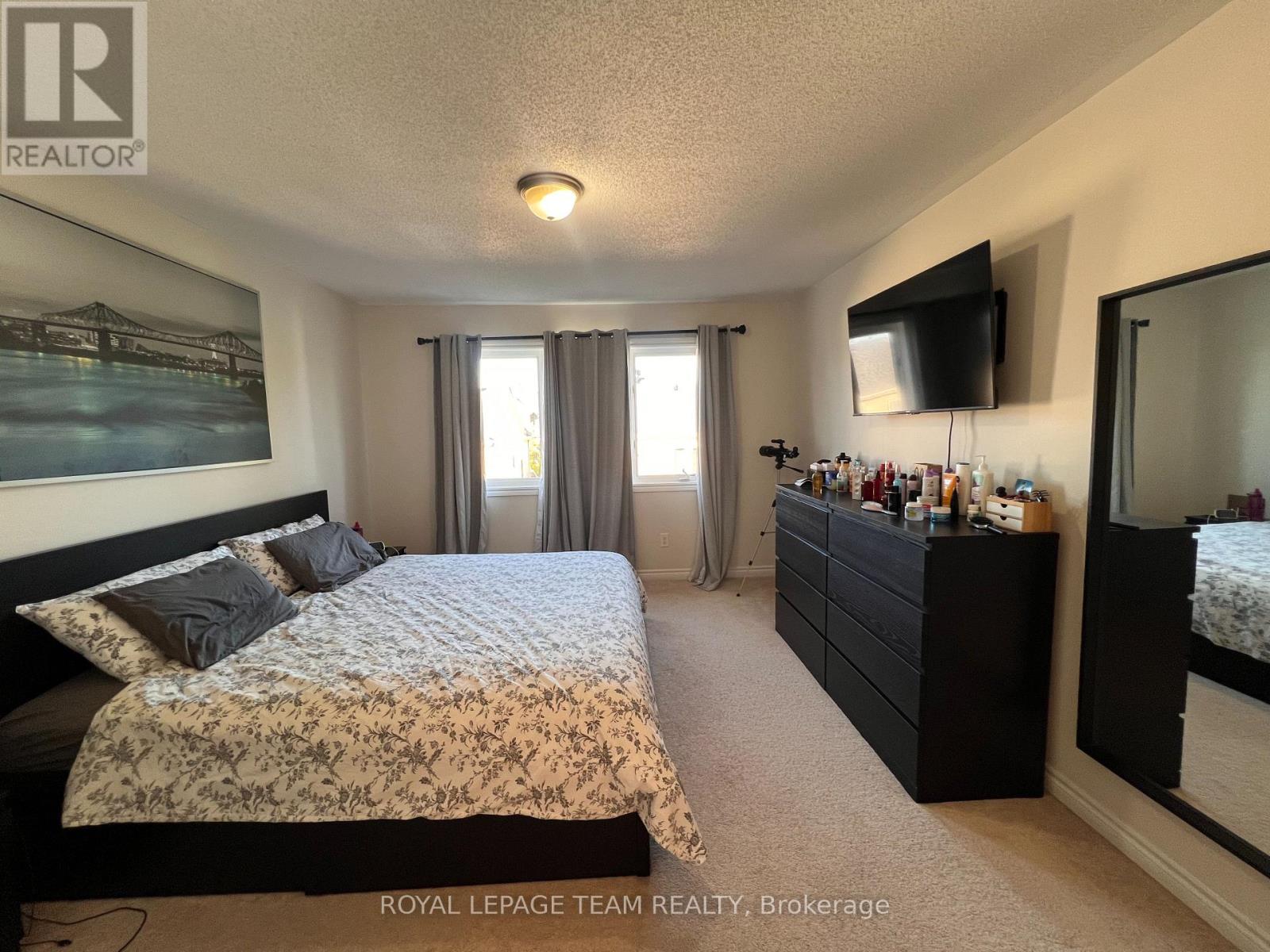 907 Messor Crescent, Ottawa, Ontario  K2S 0L7 - Photo 17 - X12414025