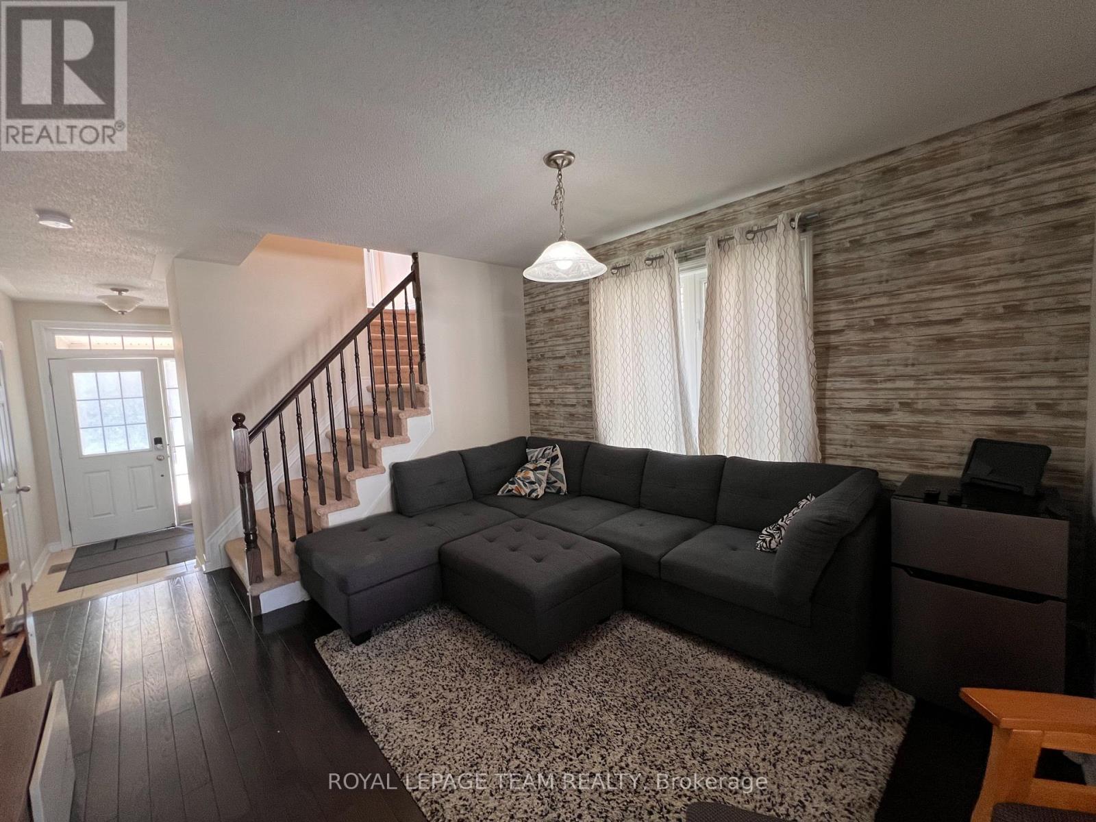 907 Messor Crescent, Ottawa, Ontario  K2S 0L7 - Photo 8 - X12414025
