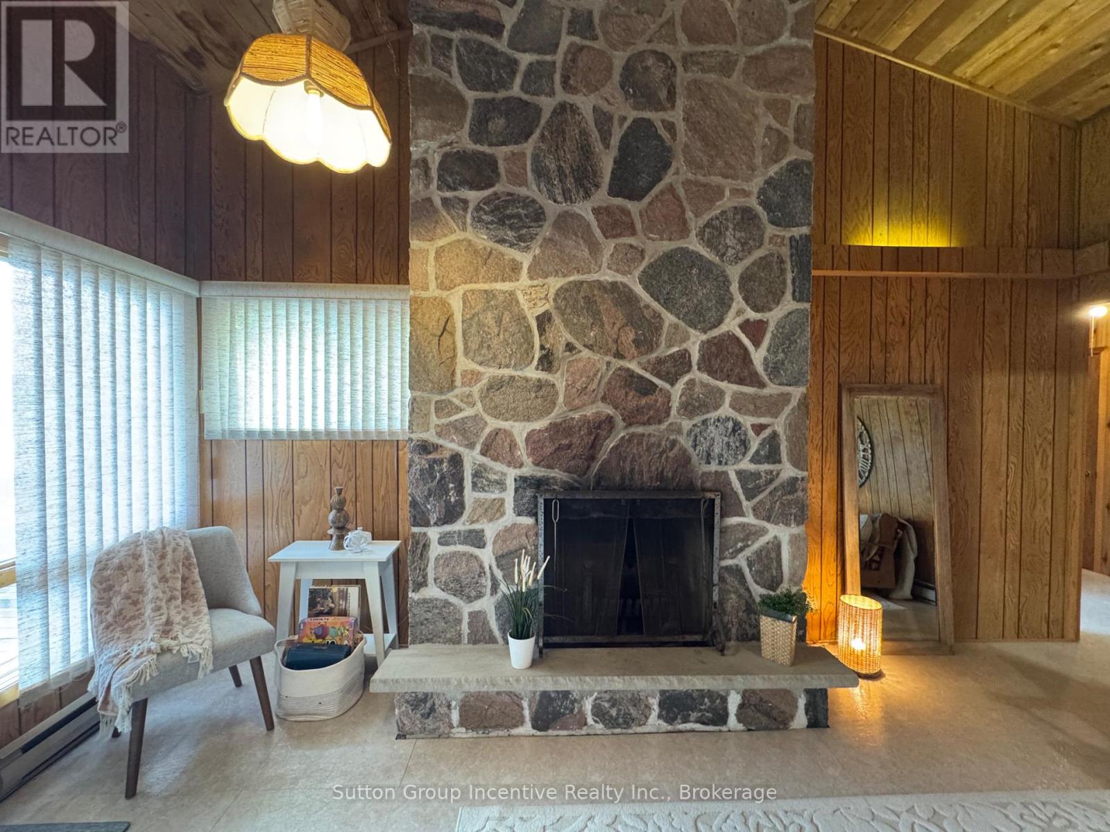 1017 Goldfinch Court, Gravenhurst (Morrison), Ontario  P0E 1G0 - Photo 13 - X12177770