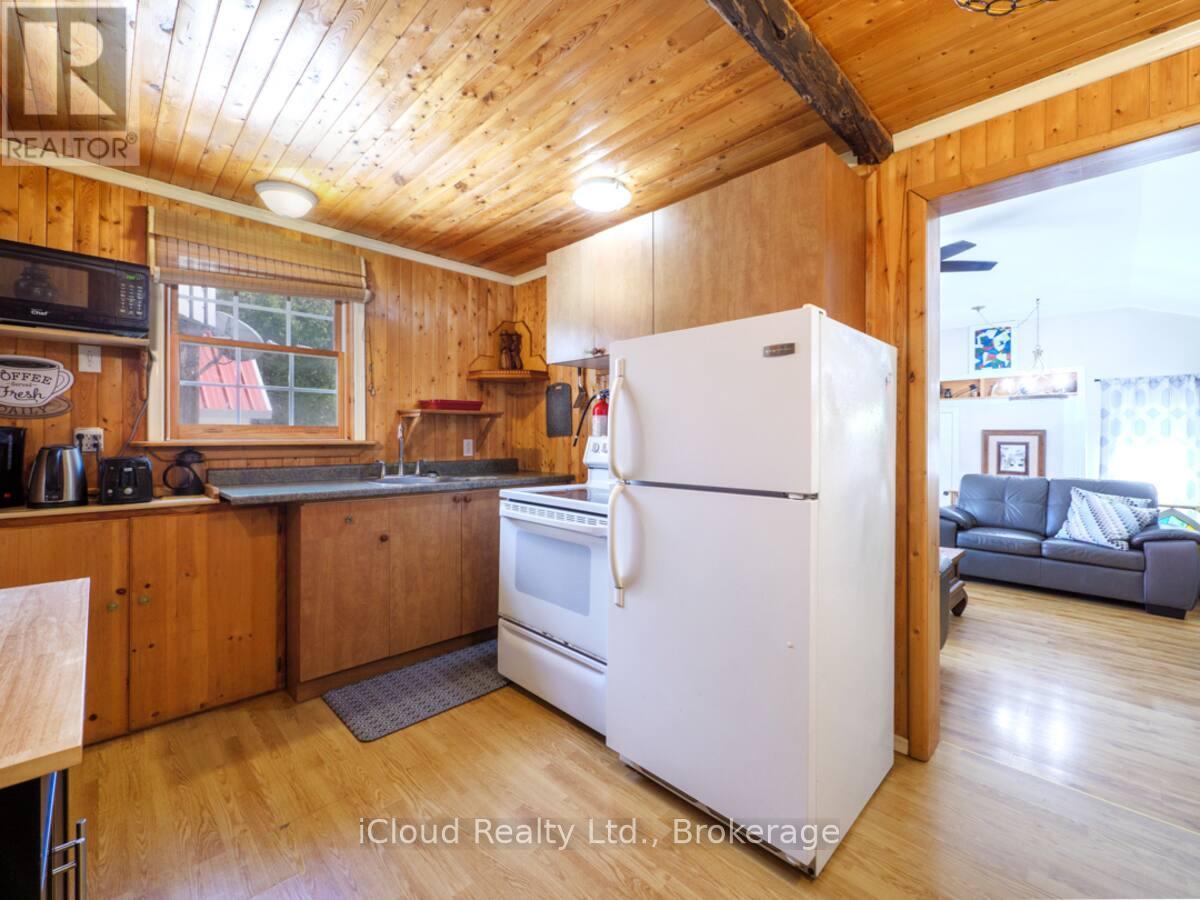 7461 Hwy 6, Northern Bruce Peninsula, Ontario  N0H 2R0 - Photo 13 - X12411529