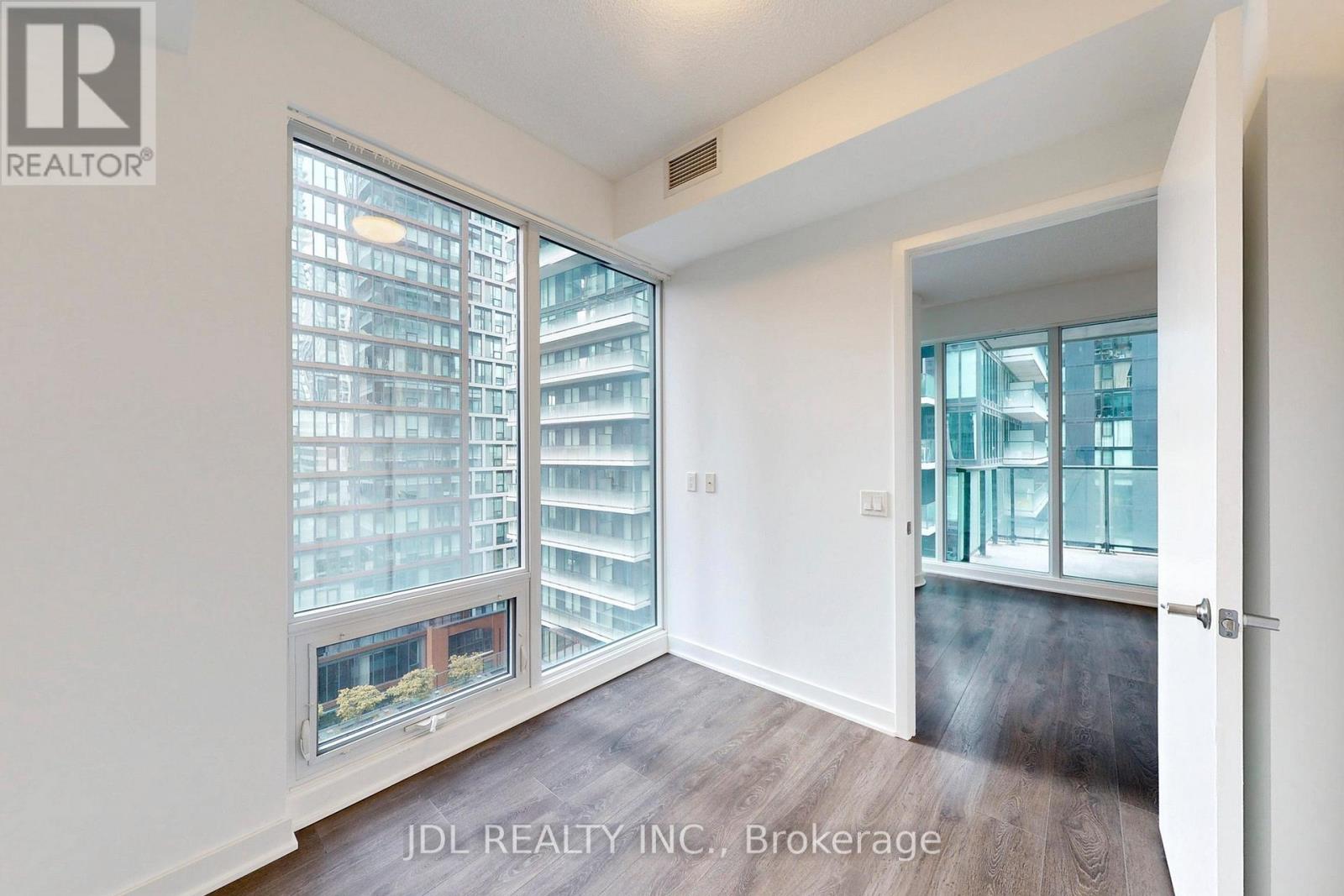 1602 - 125 Blue Jays Way, Toronto, Ontario  M5V 0C4 - Photo 12 - C12413999