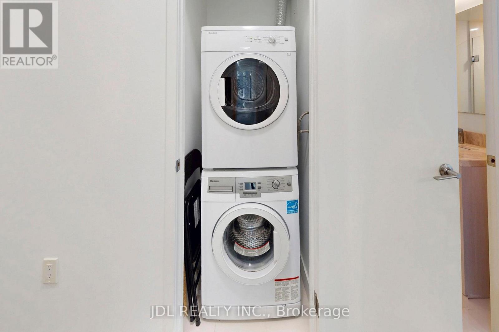 1602 - 125 Blue Jays Way, Toronto, Ontario  M5V 0C4 - Photo 17 - C12413999