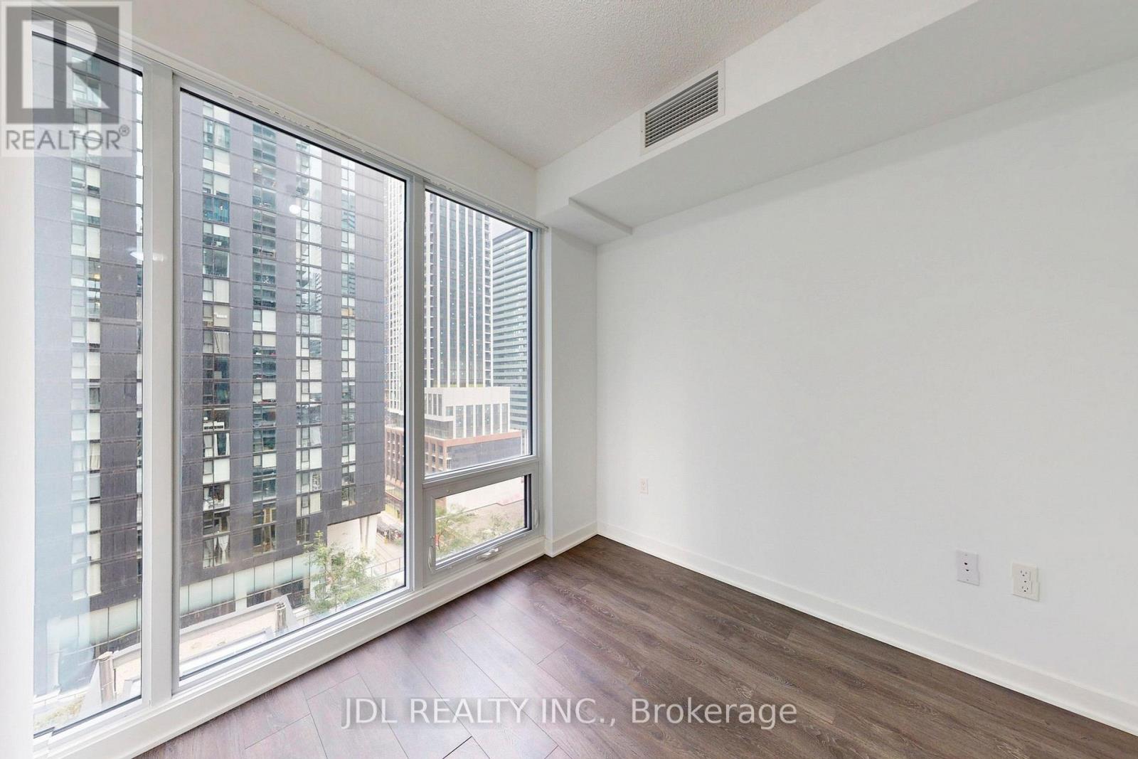 1602 - 125 Blue Jays Way, Toronto, Ontario  M5V 0C4 - Photo 8 - C12413999