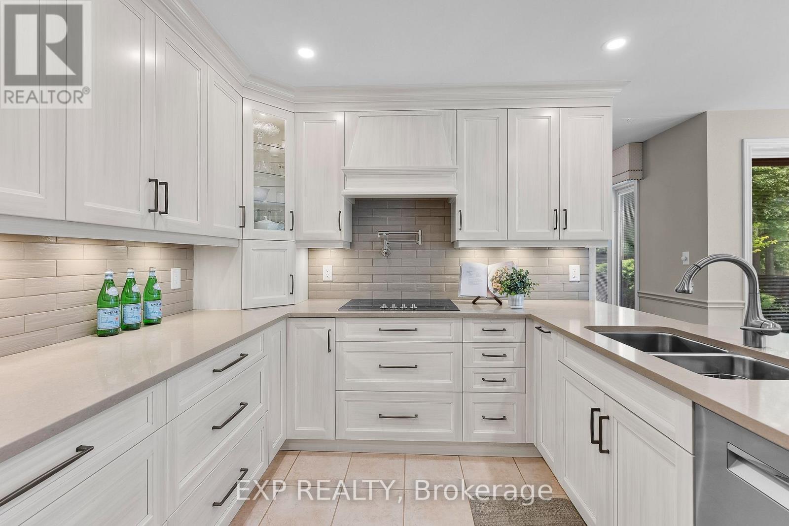 6748 January Drive, Niagara Falls, Ontario  L2J 4J4 - Photo 7 - X12407853
