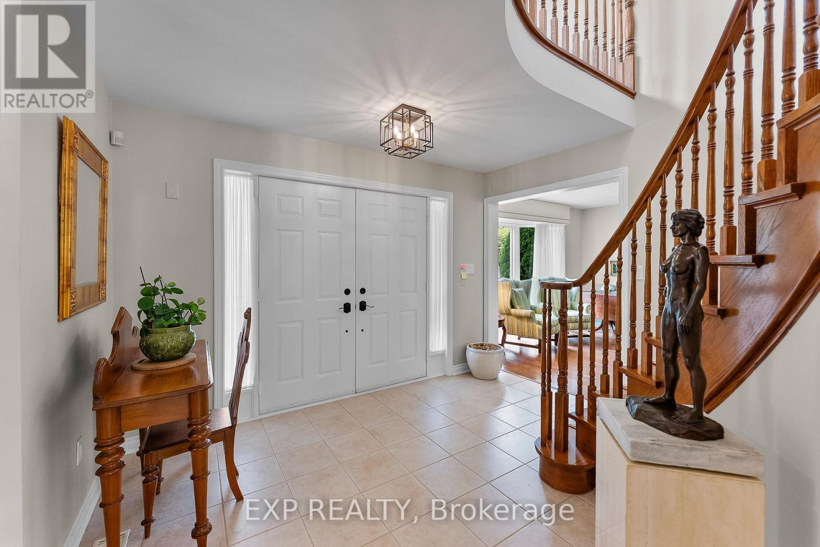 6748 January Drive, Niagara Falls, Ontario  L2J 4J4 - Photo 4 - X12407853