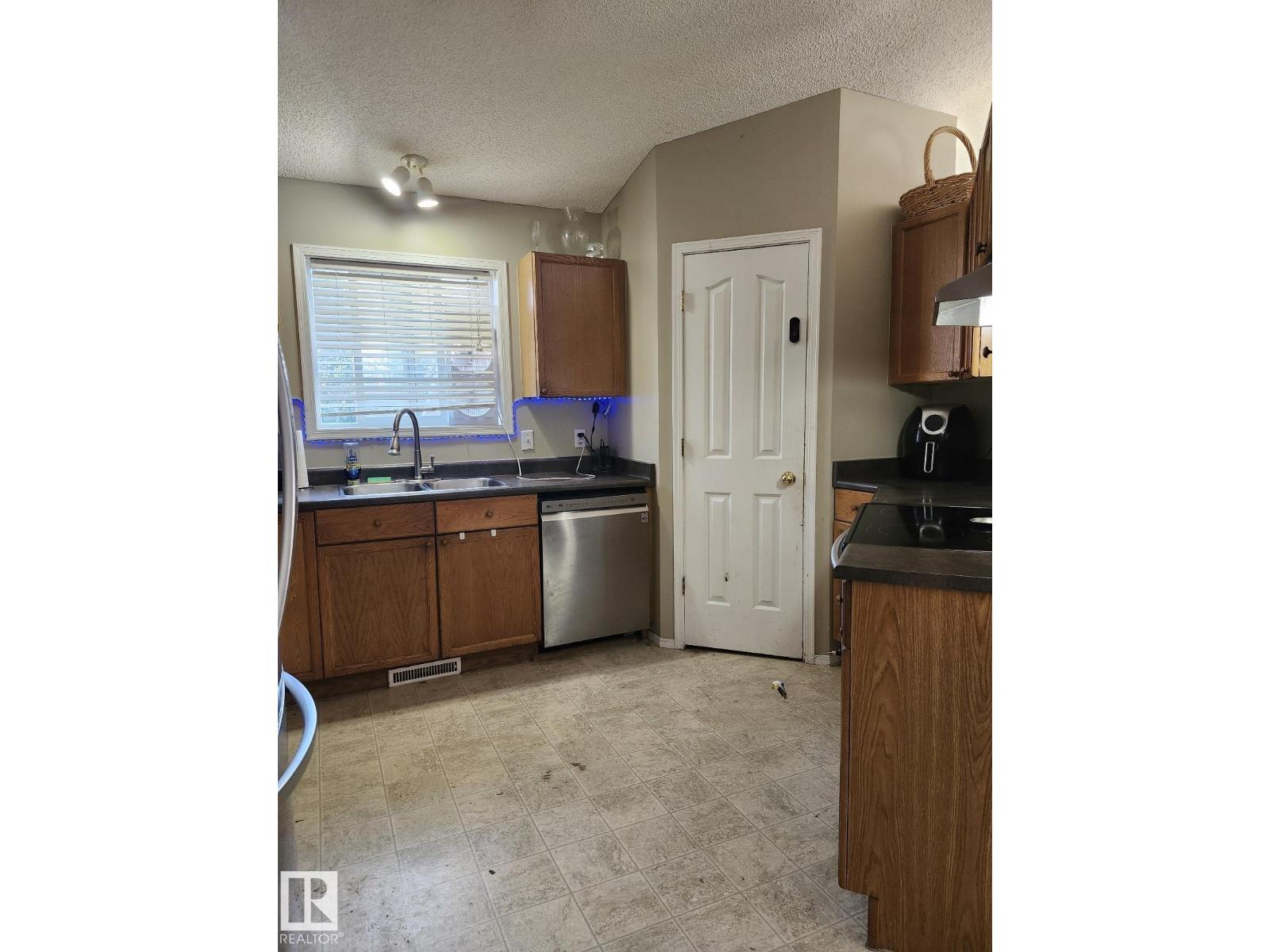 Property at 108 BROOKVIEW WY image 5