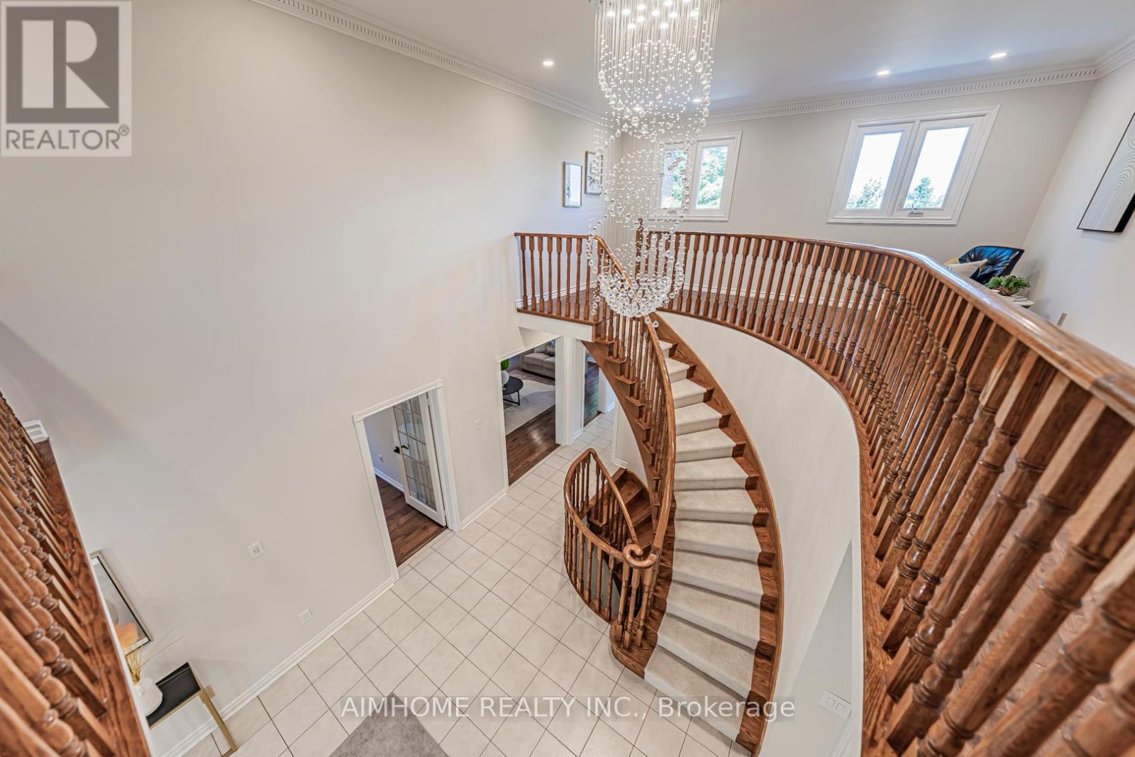 22 Chiltern Hill, Richmond Hill (Bayview Hill), Ontario  L4B 3B8 - Photo 10 - N12413989