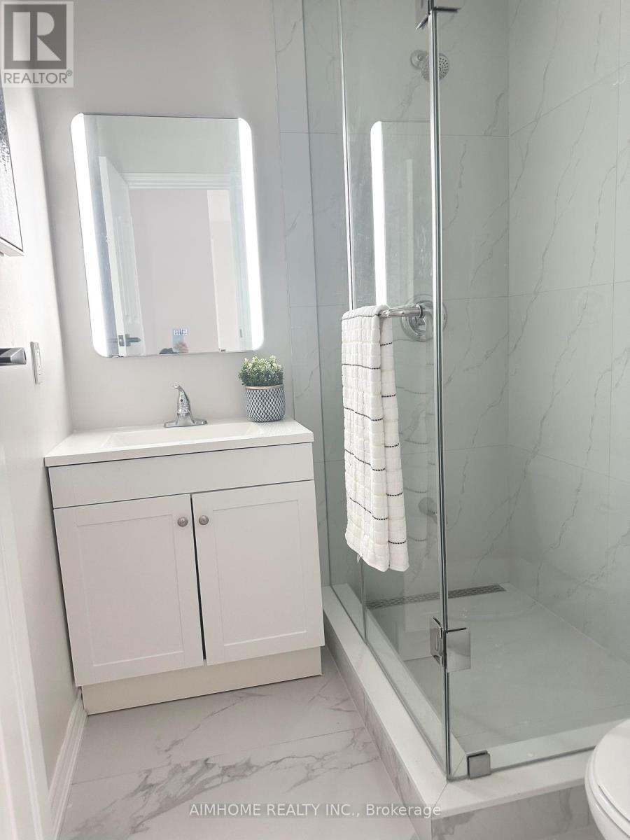 22 Chiltern Hill, Richmond Hill (Bayview Hill), Ontario  L4B 3B8 - Photo 18 - N12413989