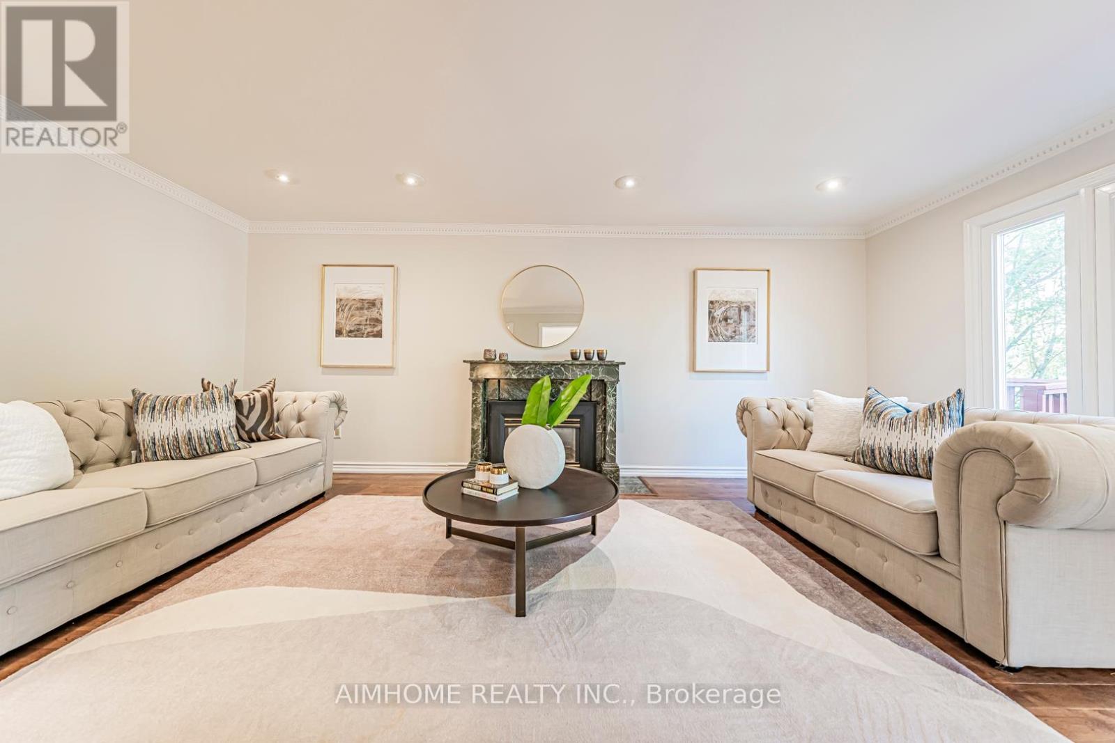 22 Chiltern Hill, Richmond Hill (Bayview Hill), Ontario  L4B 3B8 - Photo 7 - N12413989