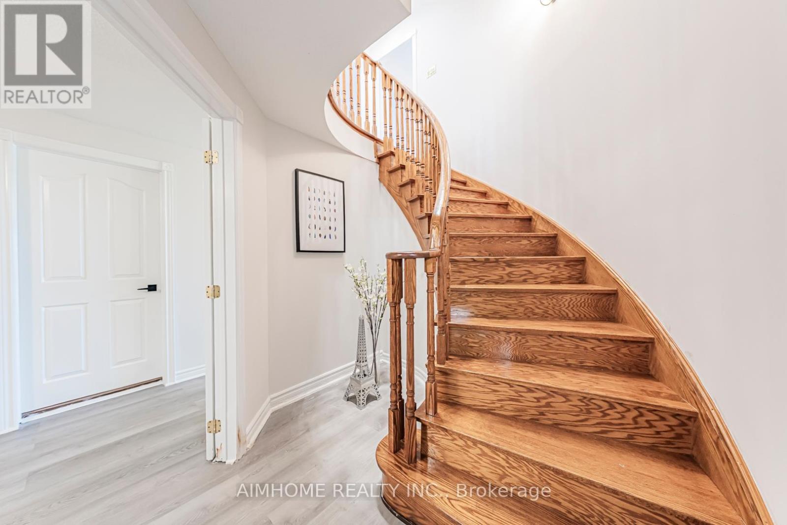 22 Chiltern Hill, Richmond Hill (Bayview Hill), Ontario  L4B 3B8 - Photo 17 - N12413989