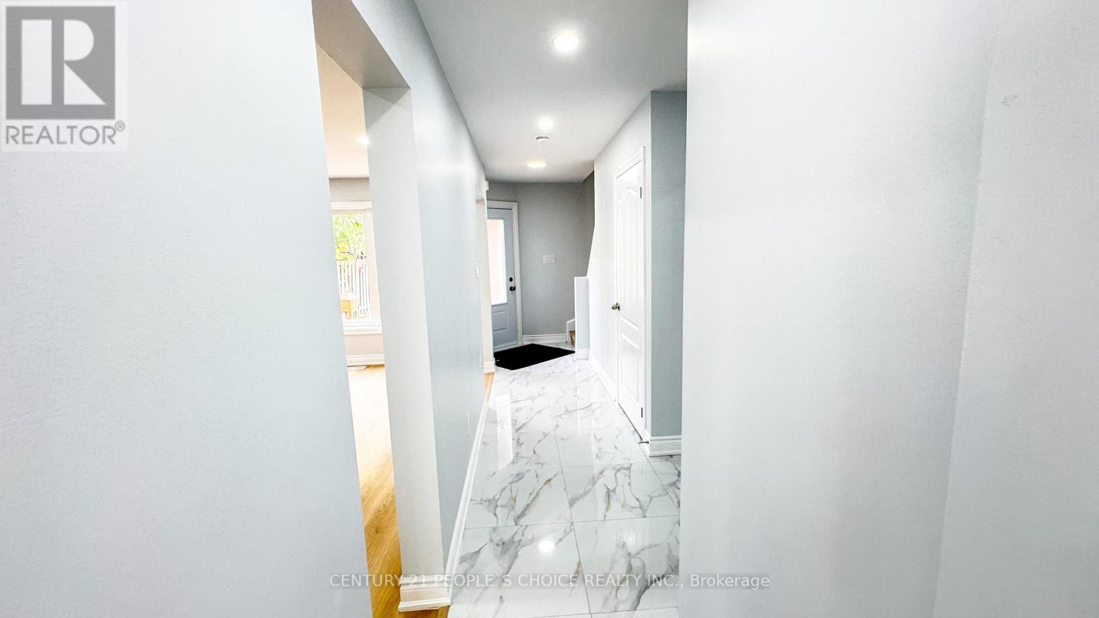 3292 Bobwhite Mews, Mississauga, Ontario  L5N 6E9 - Photo 10 - W12414002