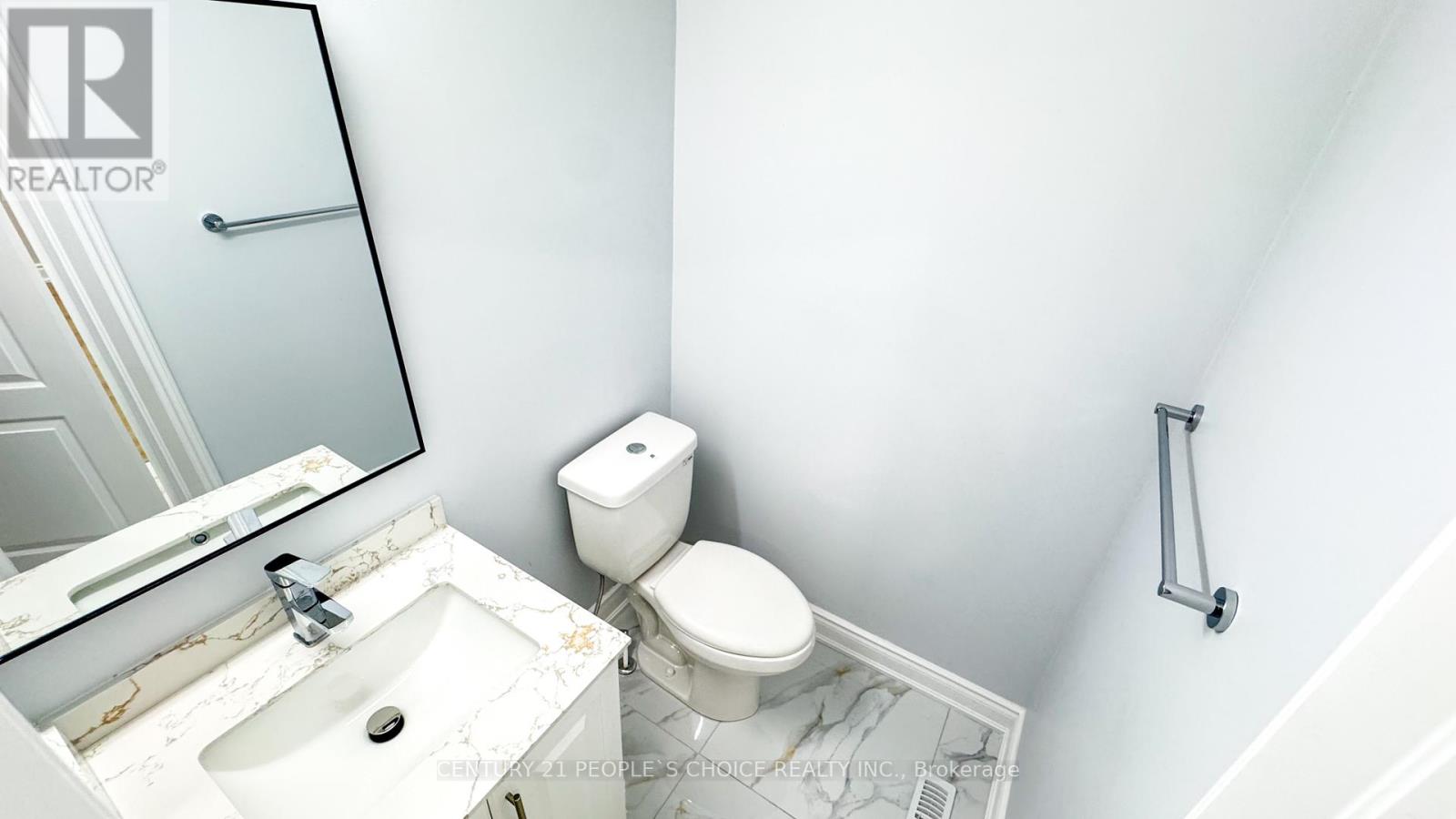 3292 Bobwhite Mews, Mississauga, Ontario  L5N 6E9 - Photo 14 - W12414002