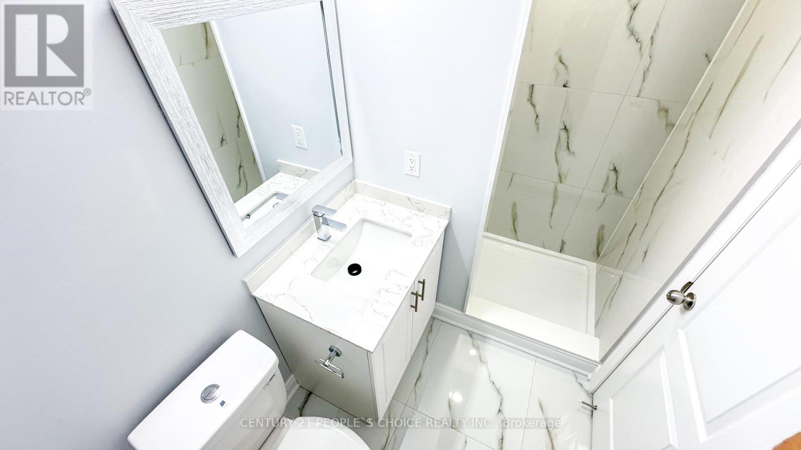 3292 Bobwhite Mews, Mississauga, Ontario  L5N 6E9 - Photo 18 - W12414002