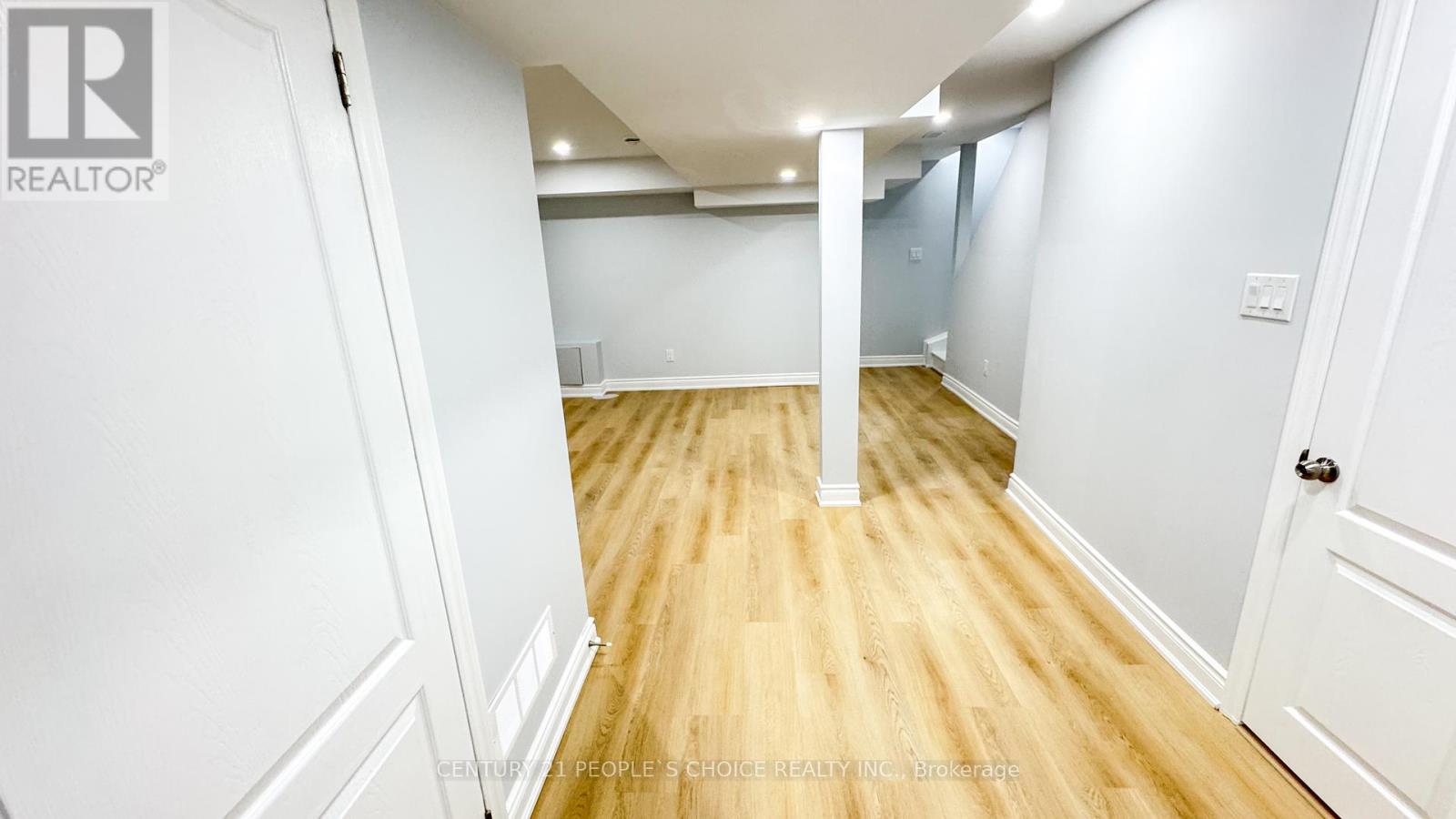 3292 Bobwhite Mews, Mississauga, Ontario  L5N 6E9 - Photo 38 - W12414002