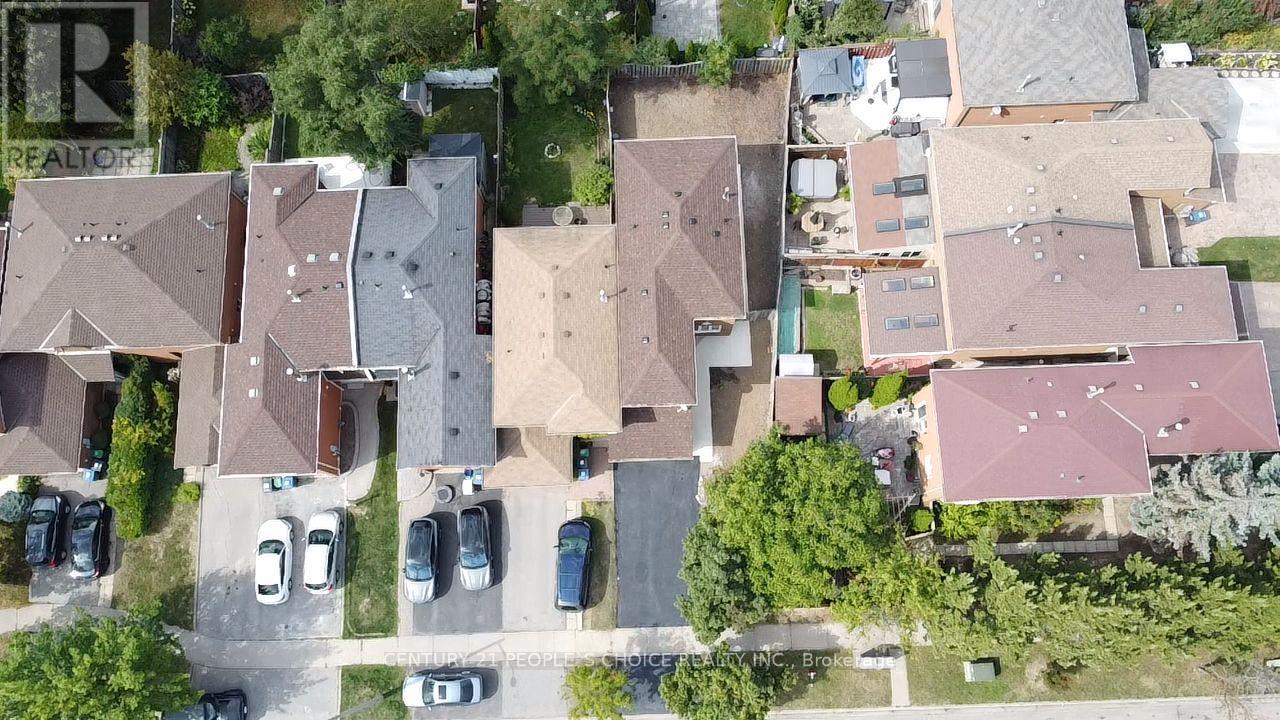 3292 Bobwhite Mews, Mississauga, Ontario  L5N 6E9 - Photo 44 - W12414002