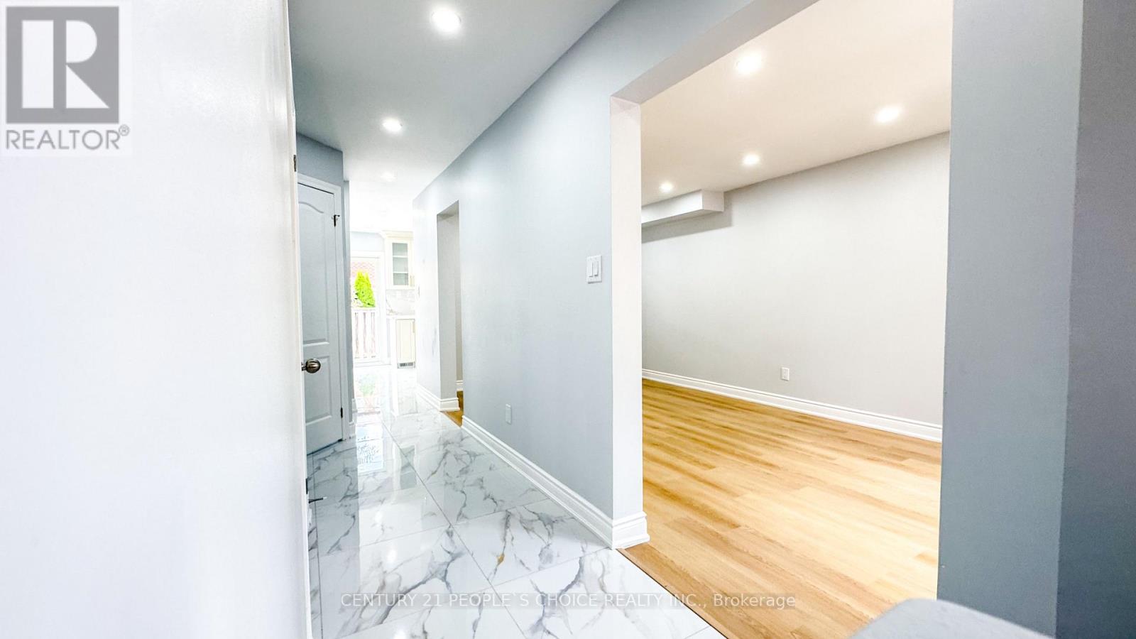 3292 Bobwhite Mews, Mississauga, Ontario  L5N 6E9 - Photo 6 - W12414002