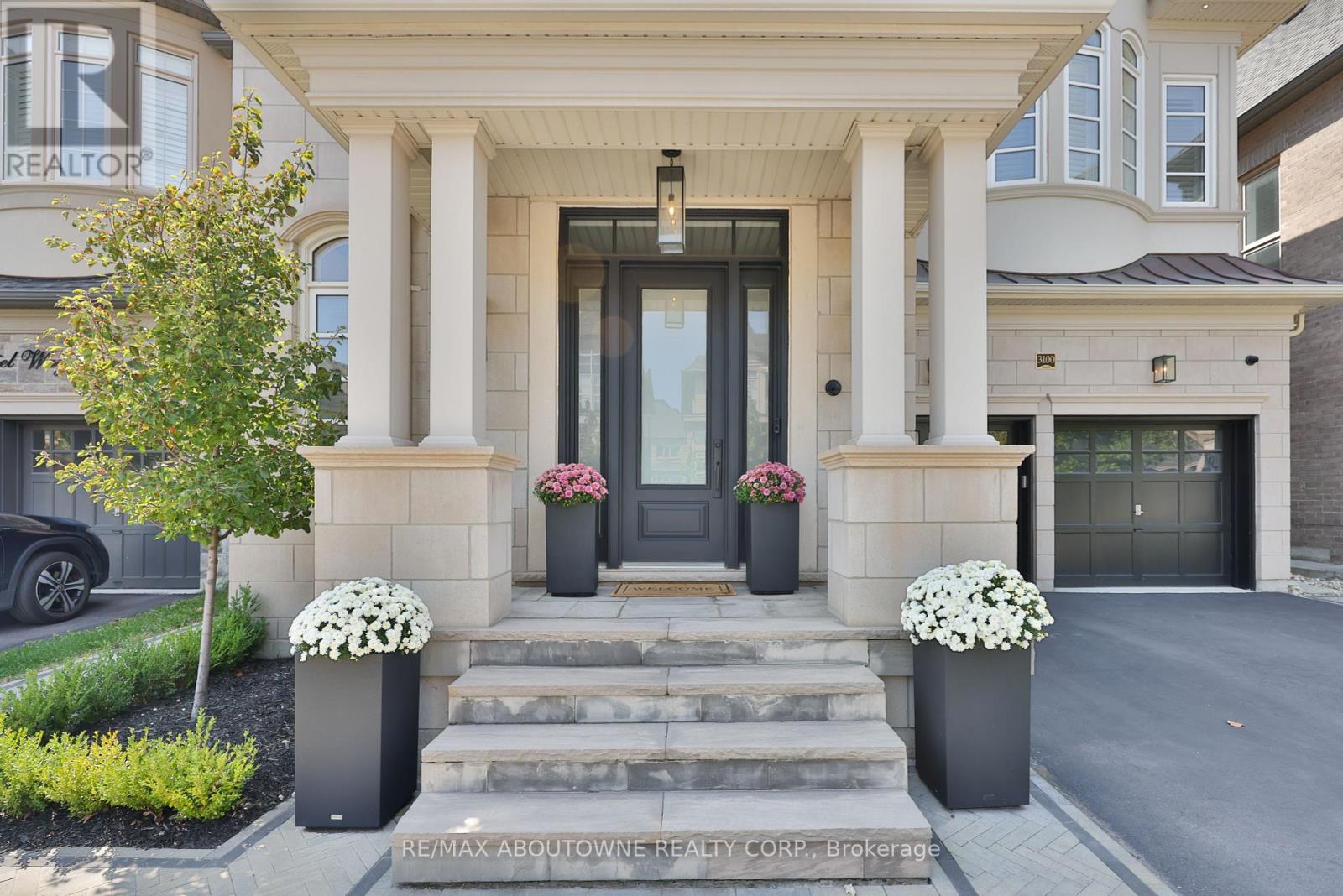 3100 Daniel Way, Oakville, Ontario  L6H 0V1 - Photo 3 - W12414003