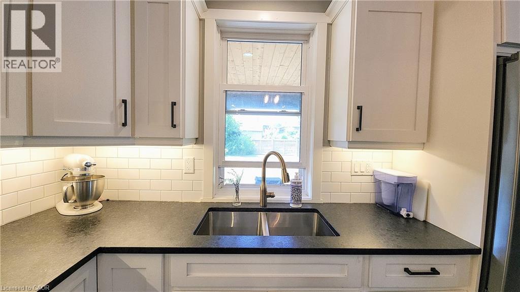 324 East 43rd Street, Hamilton, Ontario  L8T 3C7 - Photo 10 - 40758541