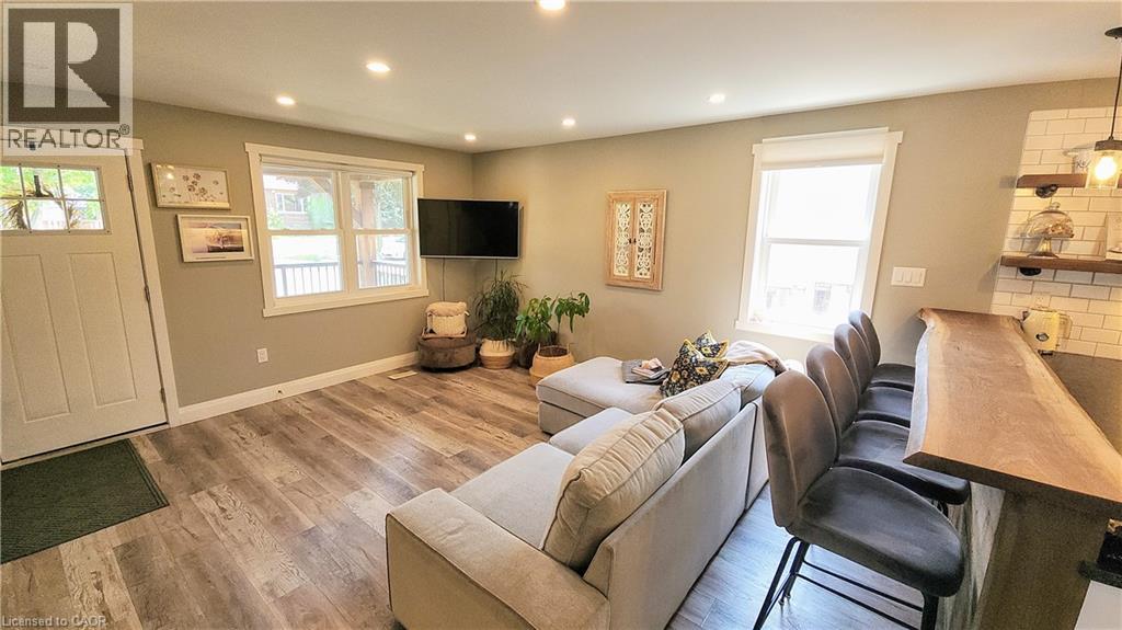 324 East 43rd Street, Hamilton, Ontario  L8T 3C7 - Photo 6 - 40758541