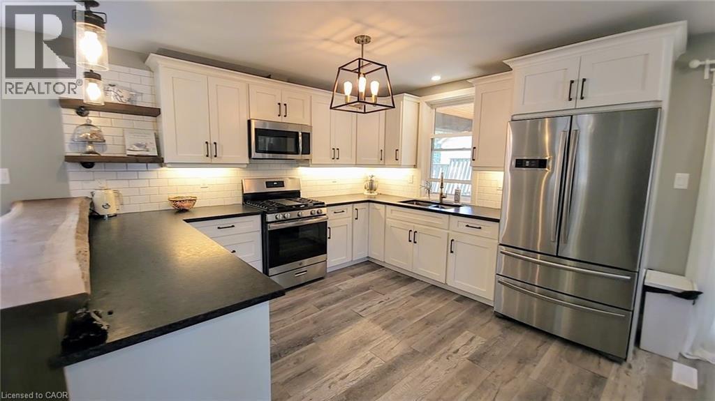 324 East 43rd Street, Hamilton, Ontario  L8T 3C7 - Photo 9 - 40758541