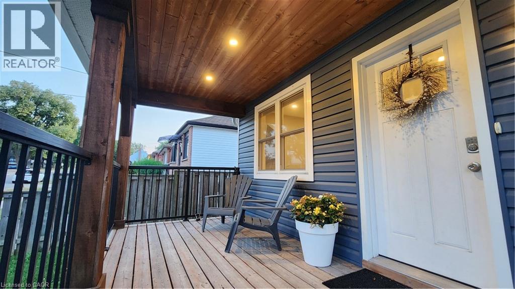324 East 43rd Street, Hamilton, Ontario  L8T 3C7 - Photo 2 - 40758541