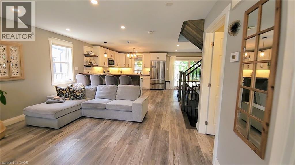 324 EAST 43RD Street, Hamilton, Ontario