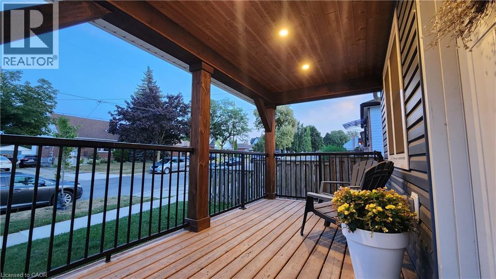 324 East 43rd Street, Hamilton, Ontario  L8T 3C7 - Photo 3 - 40758541