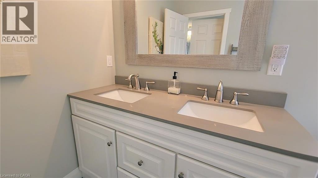324 East 43rd Street, Hamilton, Ontario  L8T 3C7 - Photo 20 - 40758541