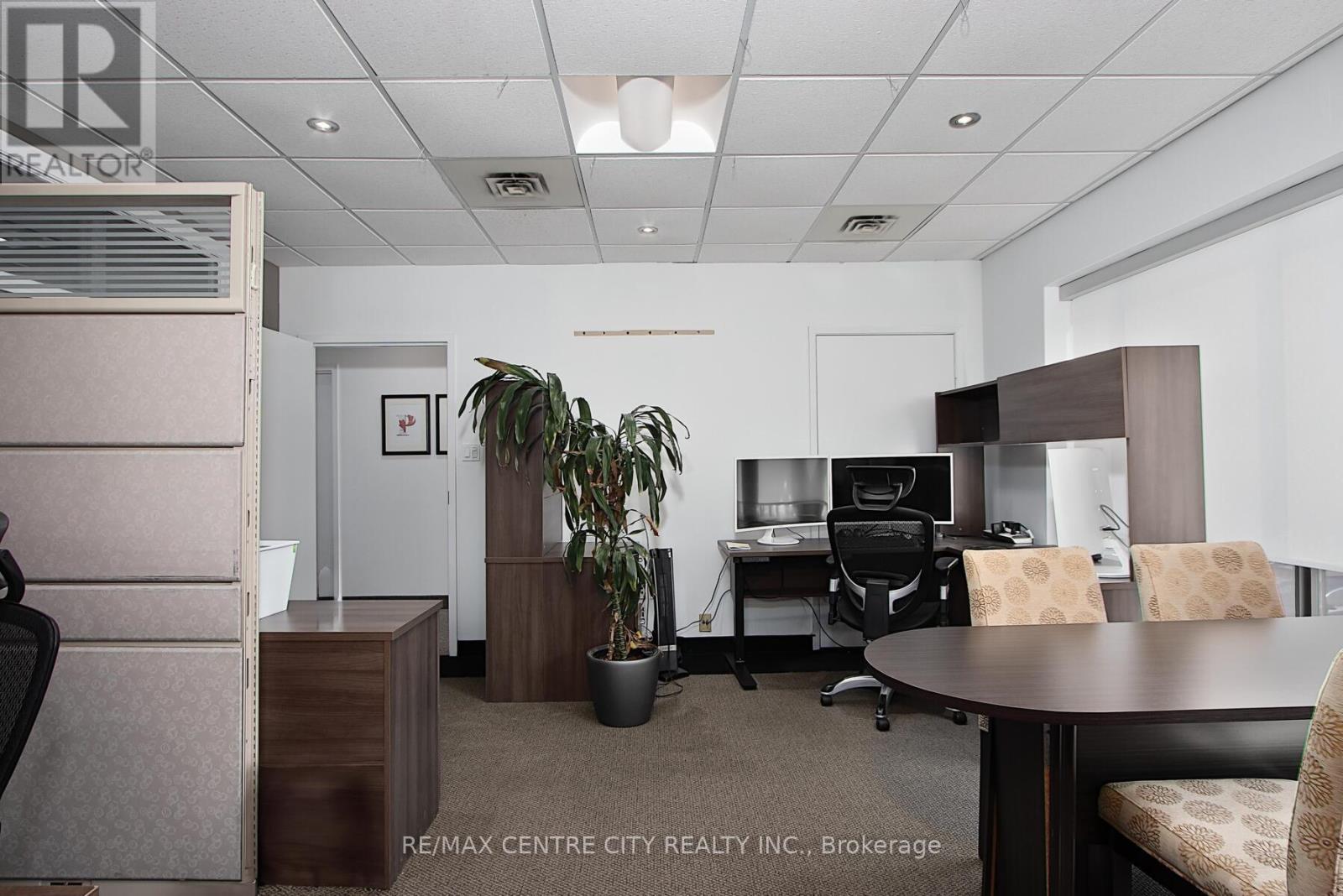 295 Wolfe Street, London East, Ontario  N6B 2C4 - Photo 20 - X12414039