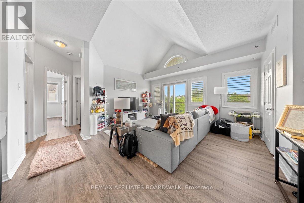I - 241 Crestway Crescent Drive, Ottawa, Ontario  K2G 0A9 - Photo 3 - X12414028
