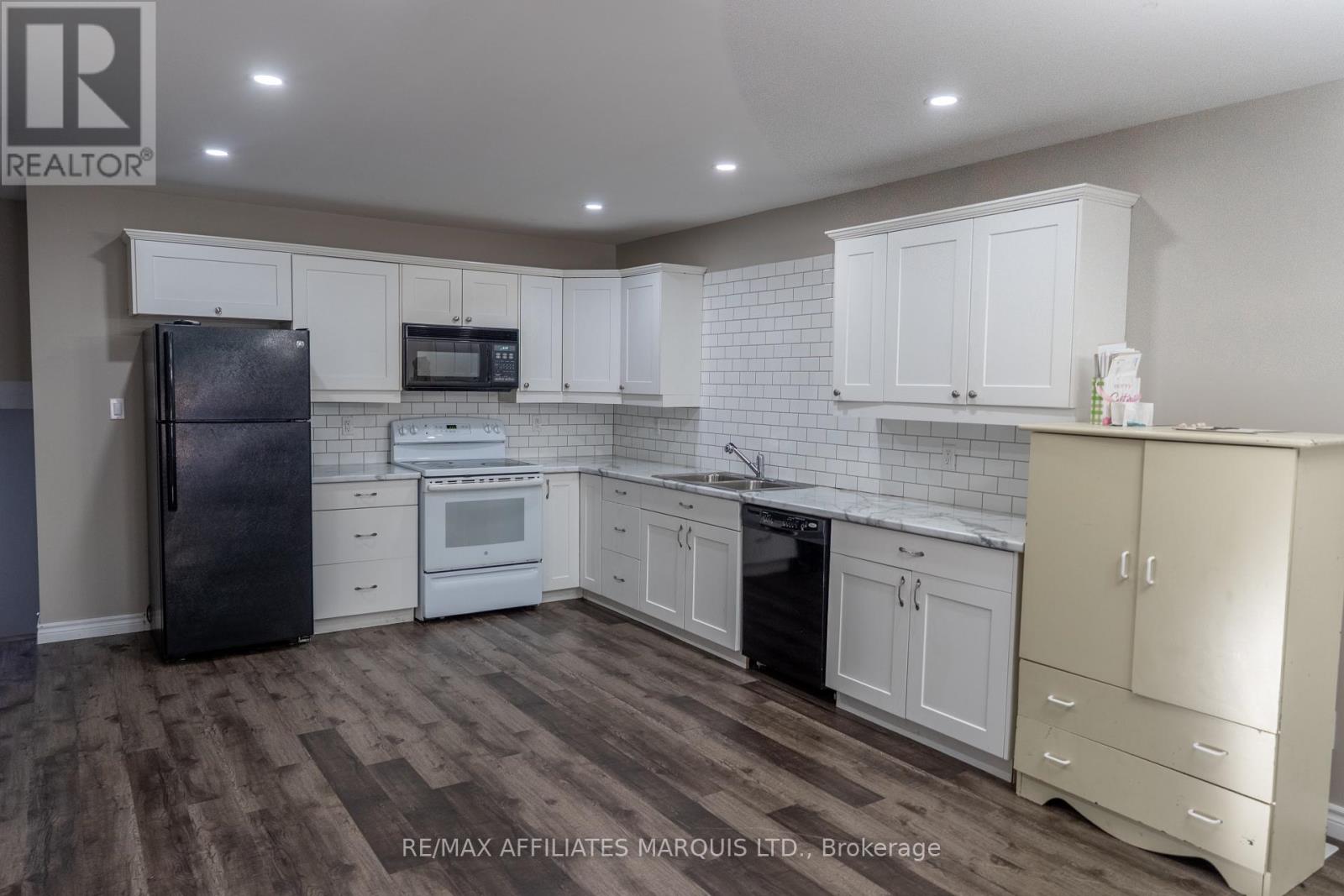 2302 Tollgate Road W, Cornwall, Ontario  K6H 5R6 - Photo 3 - X12414031