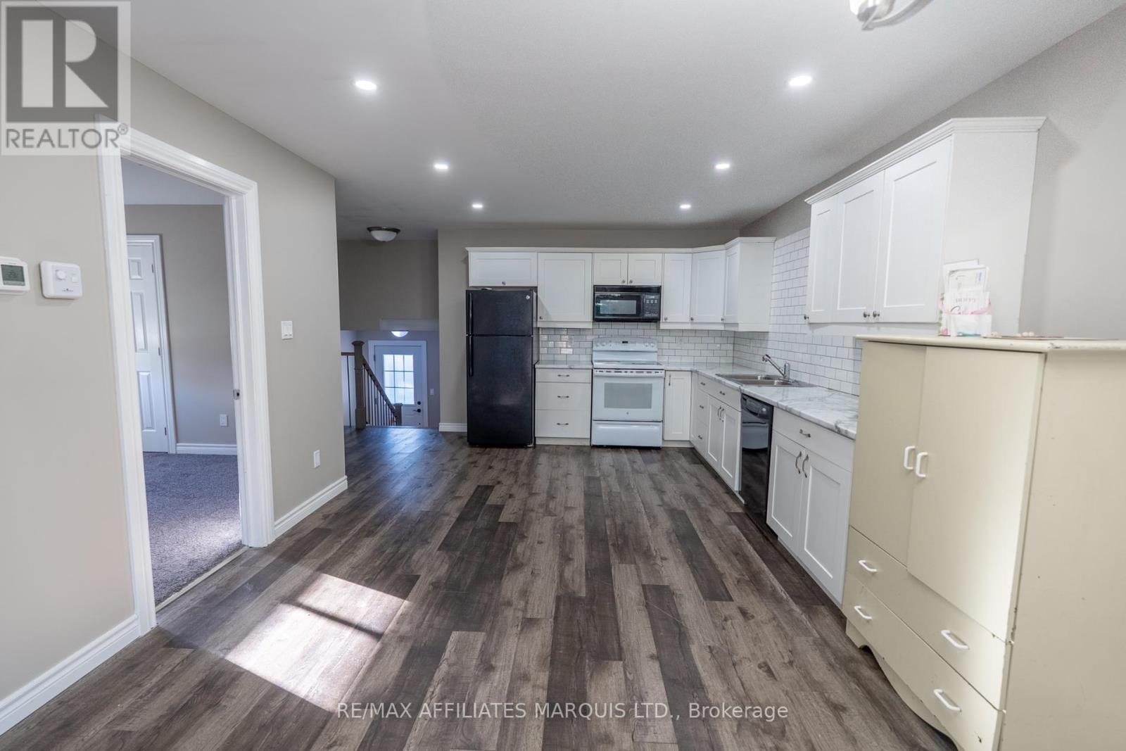 2302 Tollgate Road W, Cornwall, Ontario  K6H 5R6 - Photo 4 - X12414031