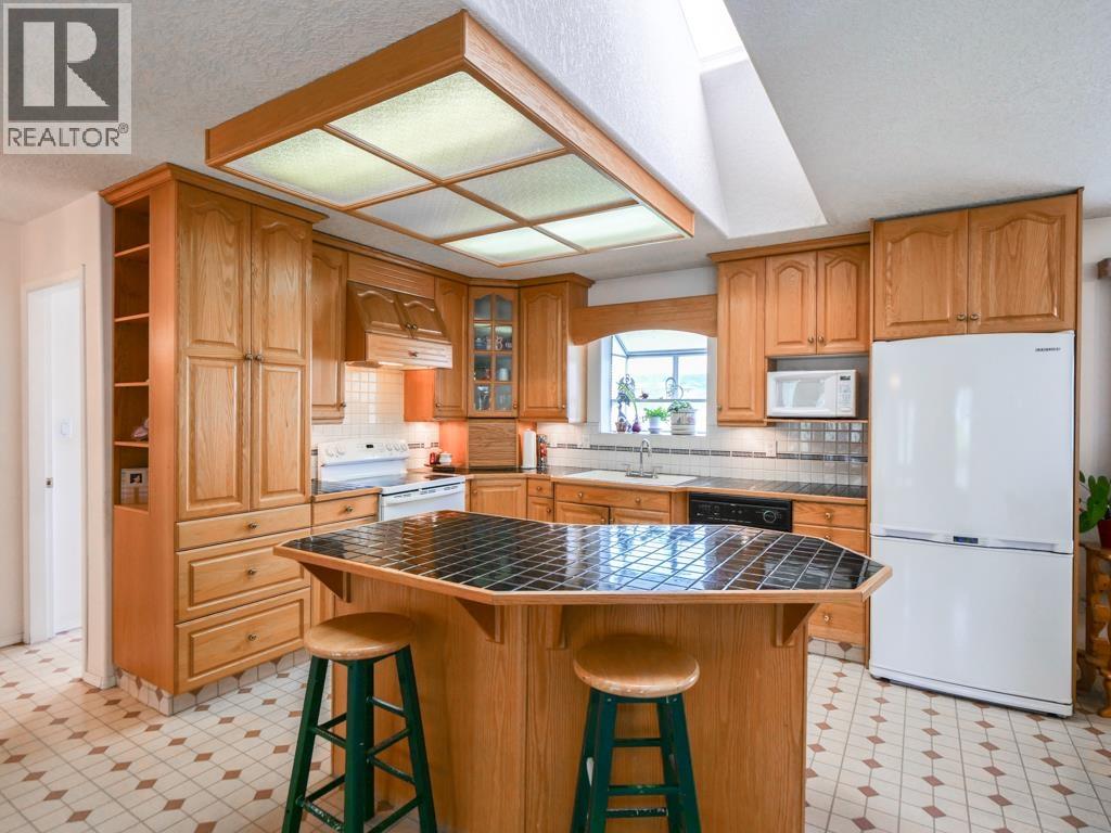 1002 Maple Heights Road, Quesnel, British Columbia  V2J 3X3 - Photo 6 - R3049947