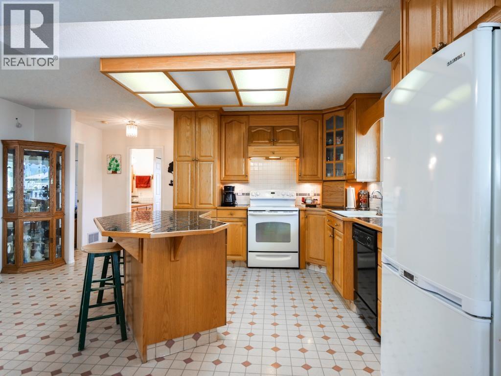 1002 Maple Heights Road, Quesnel, British Columbia  V2J 3X3 - Photo 7 - R3049947