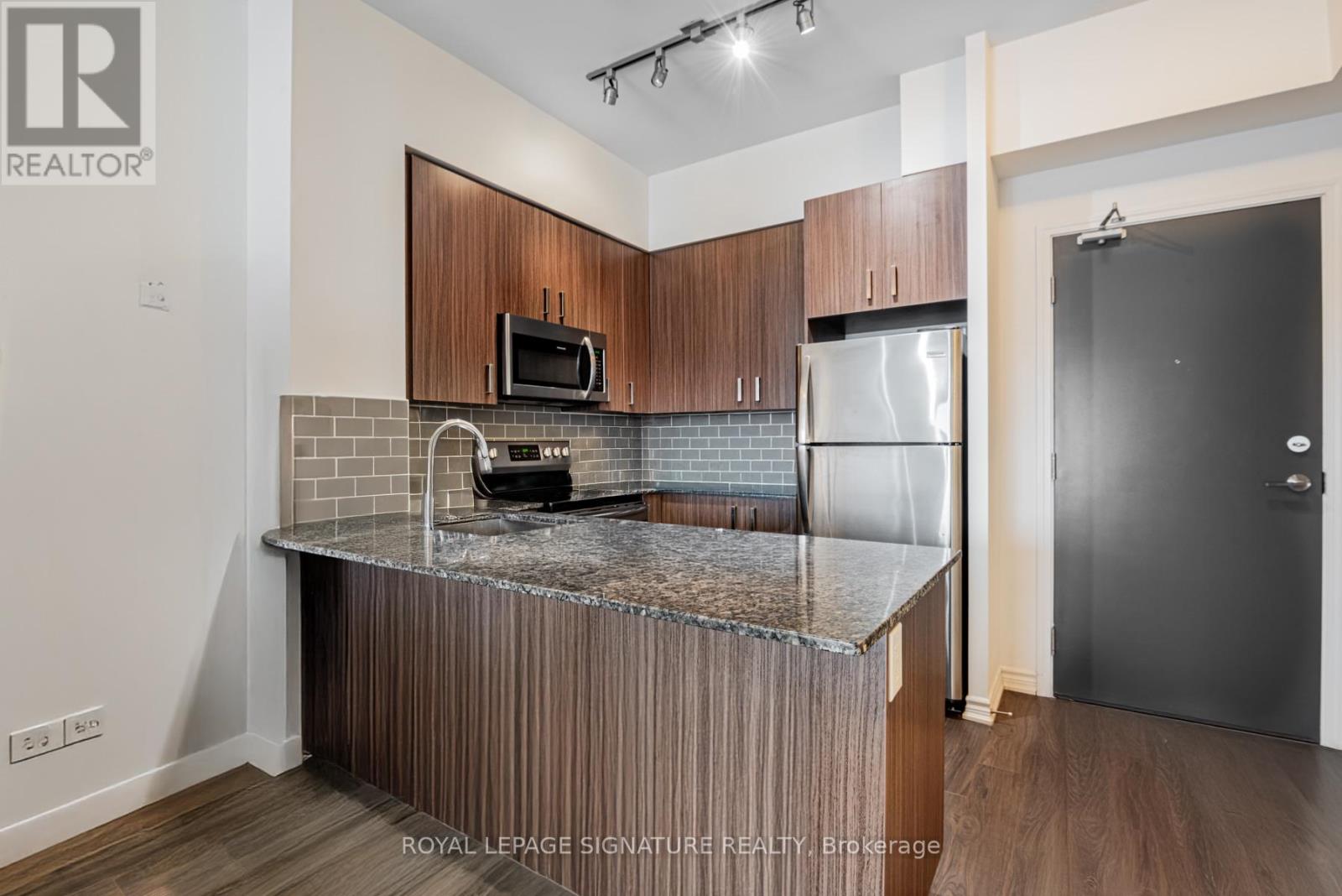 620 - 11611 Yonge Street, Richmond Hill, Ontario  L4E 1G2 - Photo 3 - N12414035