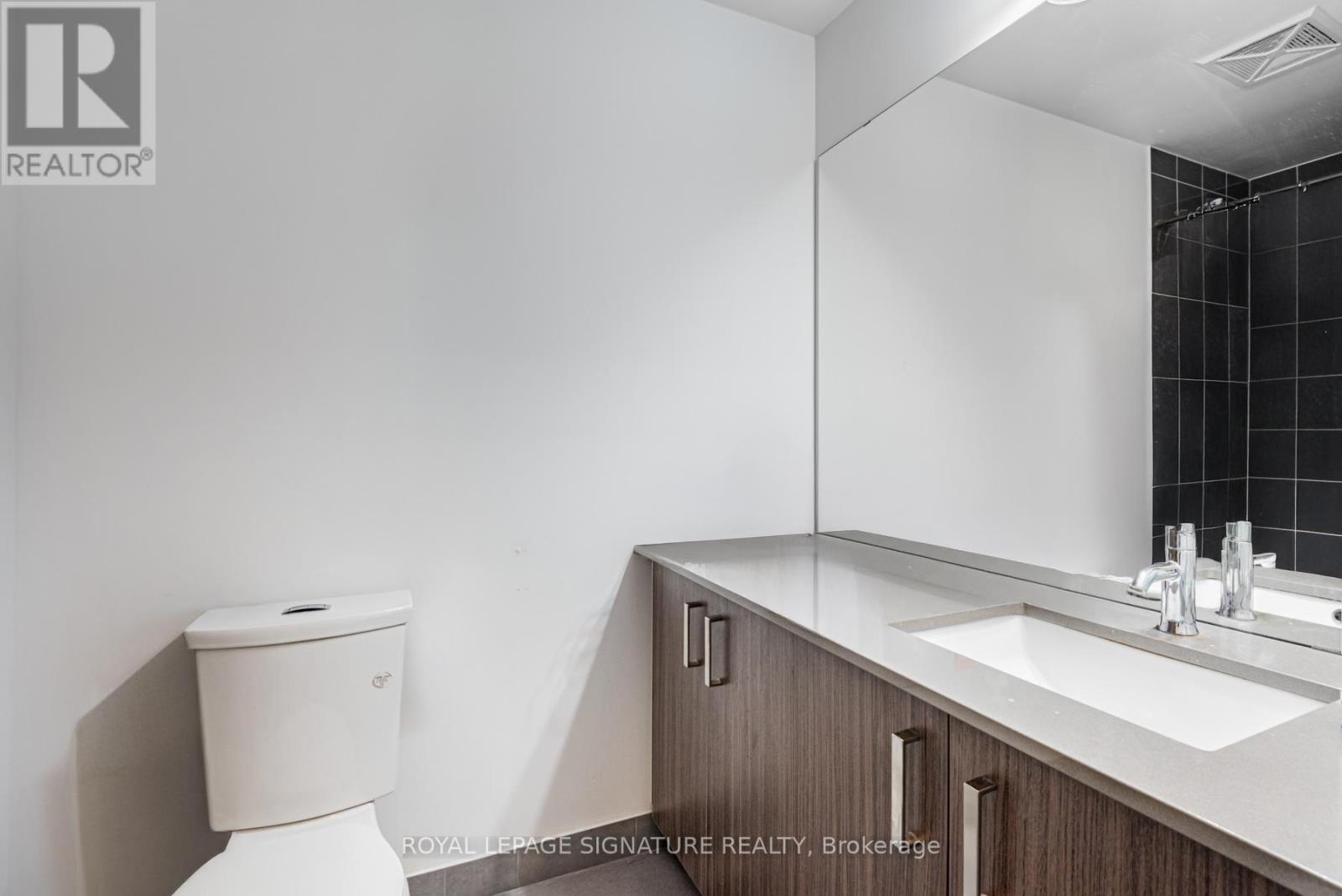 620 - 11611 Yonge Street, Richmond Hill, Ontario  L4E 1G2 - Photo 7 - N12414035