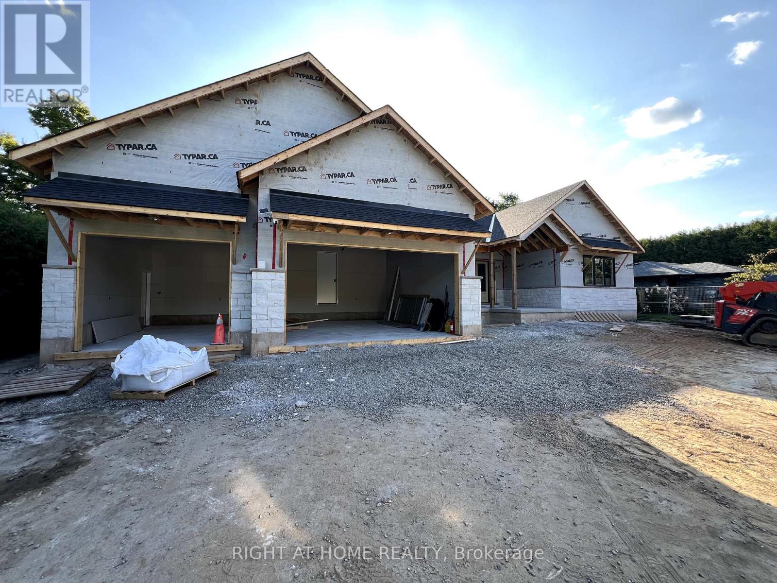 9 Maple Grove Road, Caledon, Ontario  L7K 0Z2 - Photo 3 - W12414033
