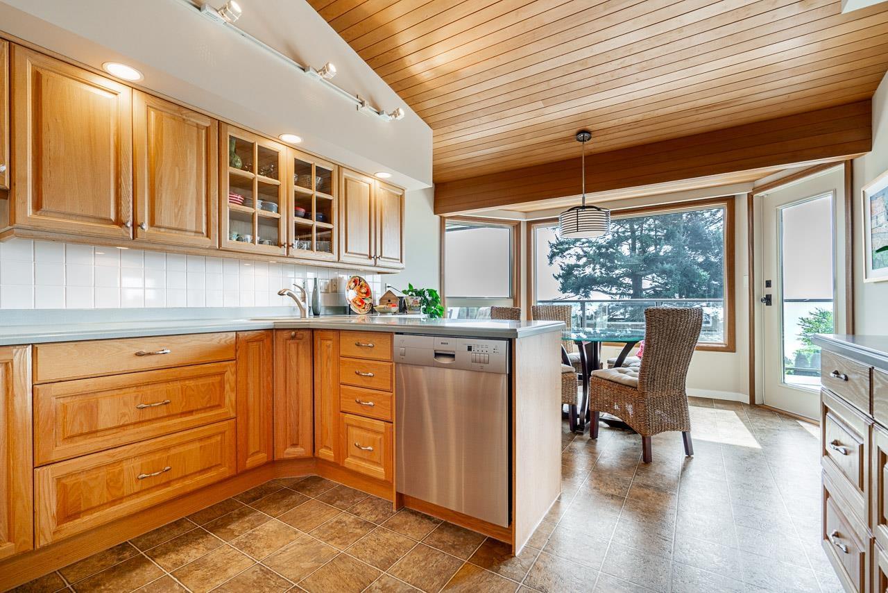 14366 Magdalen Avenue, White Rock, British Columbia  V4B 2X3 - Photo 15 - R3049630