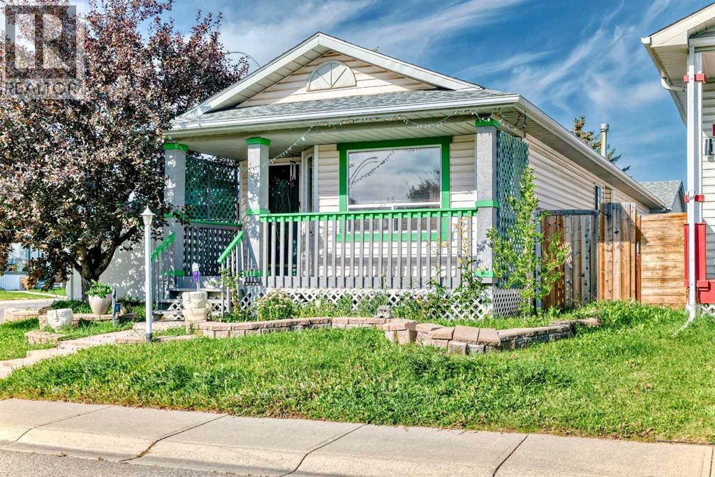 189 Applemead Close Se, Calgary, Alberta  T2A 7S6 - Photo 2 - A2256410