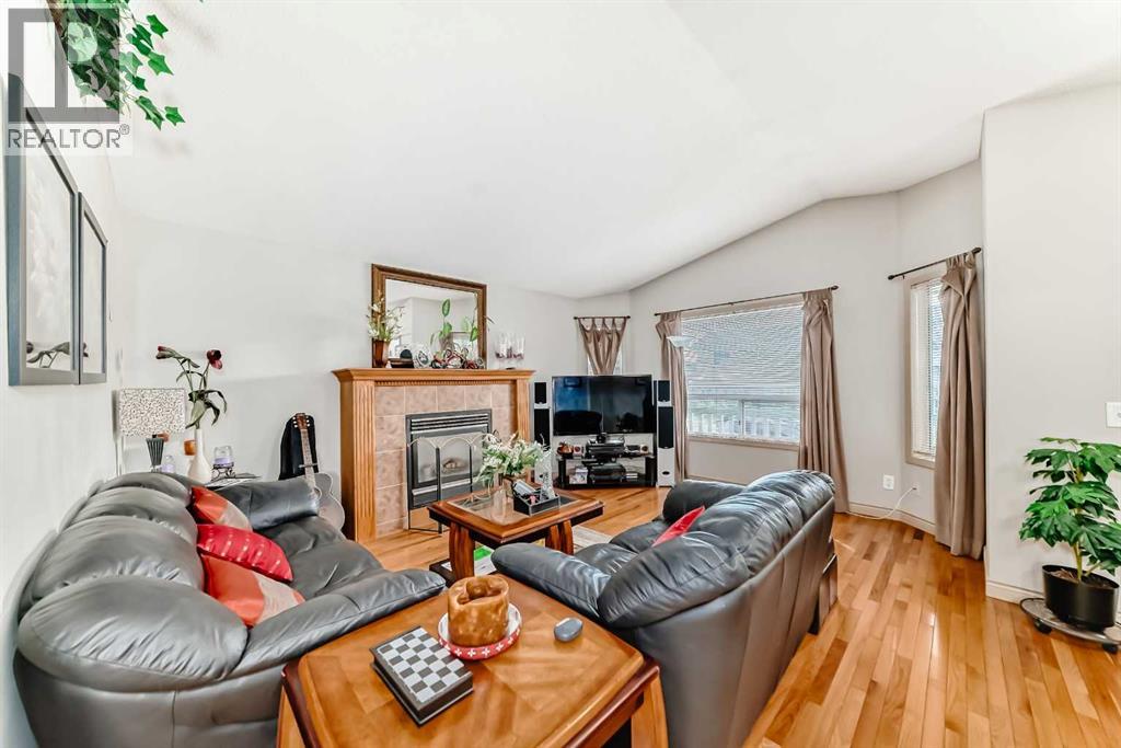 189 Applemead Close Se, Calgary, Alberta  T2A 7S6 - Photo 6 - A2256410