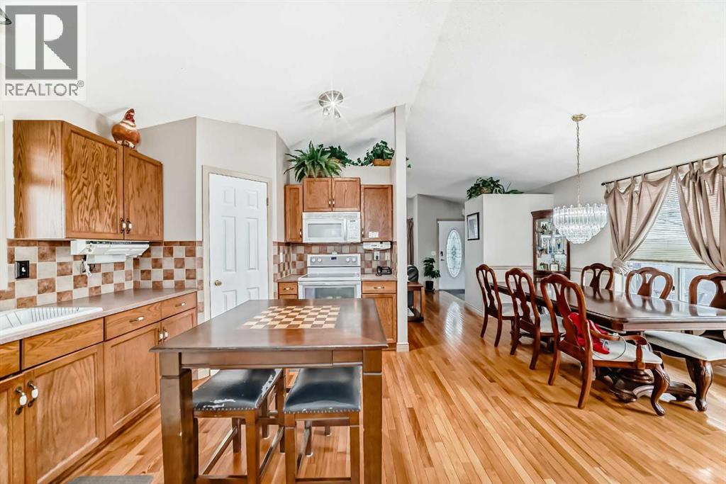 189 Applemead Close Se, Calgary, Alberta  T2A 7S6 - Photo 8 - A2256410
