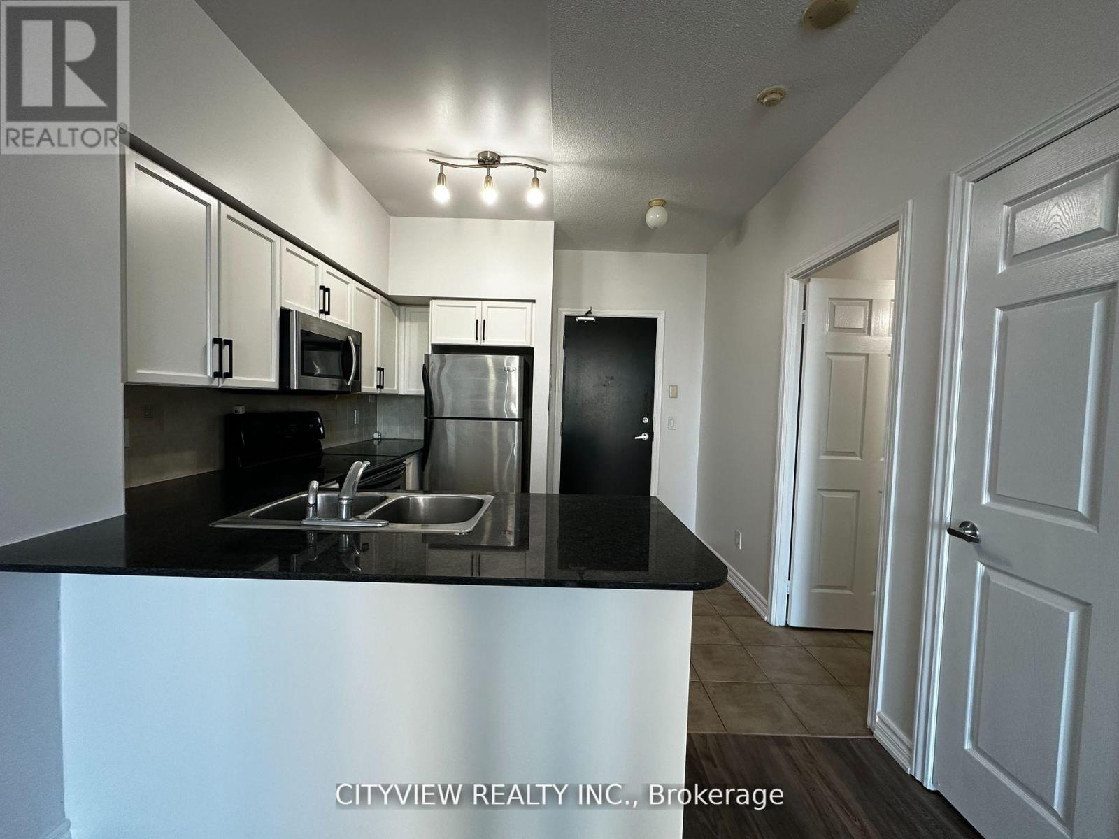 1805 - 388 Prince Of Wales Drive, Mississauga, Ontario  L5B 0A1 - Photo 10 - W12414051