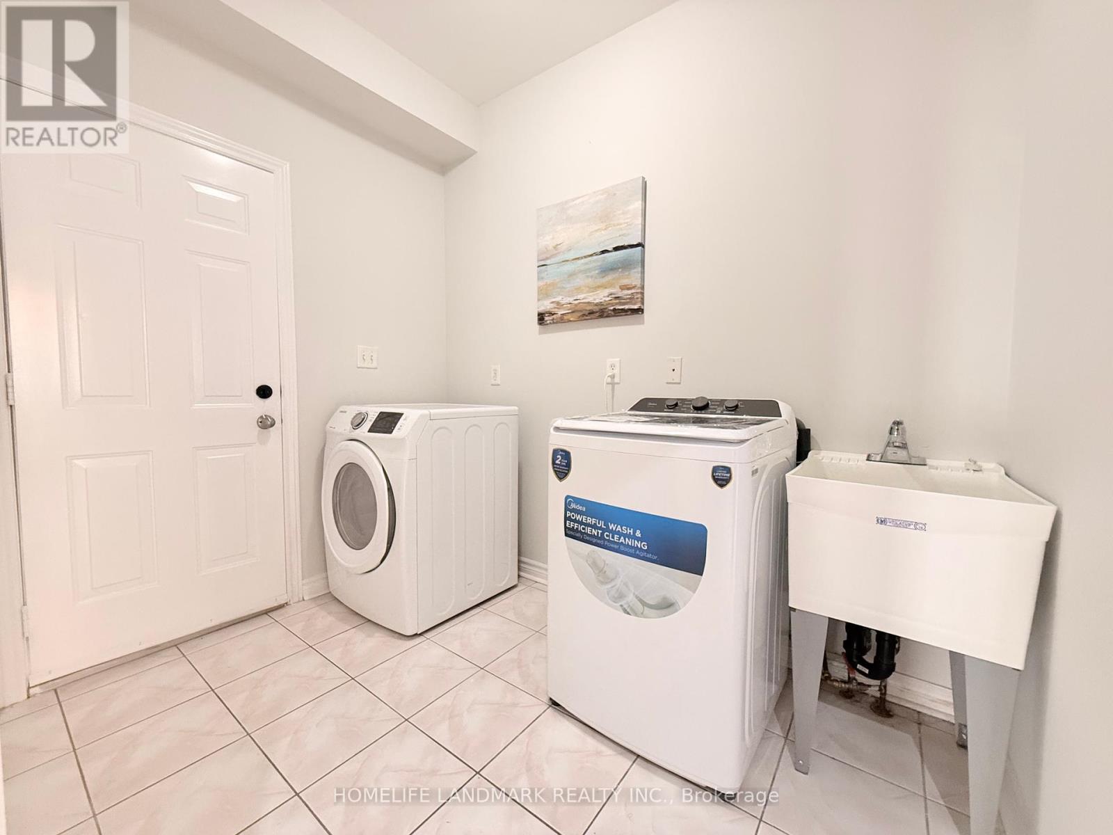18 The Queensway, Barrie (Innis-Shore), Ontario  L4M 7H6 - Photo 8 - S12214656