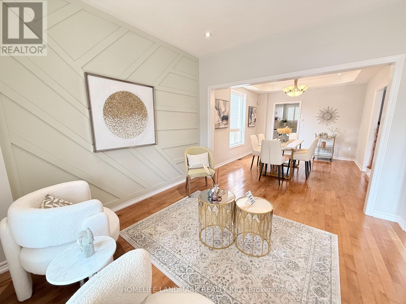 18 The Queensway, Barrie (Innis-Shore), Ontario  L4M 7H6 - Photo 4 - S12214656