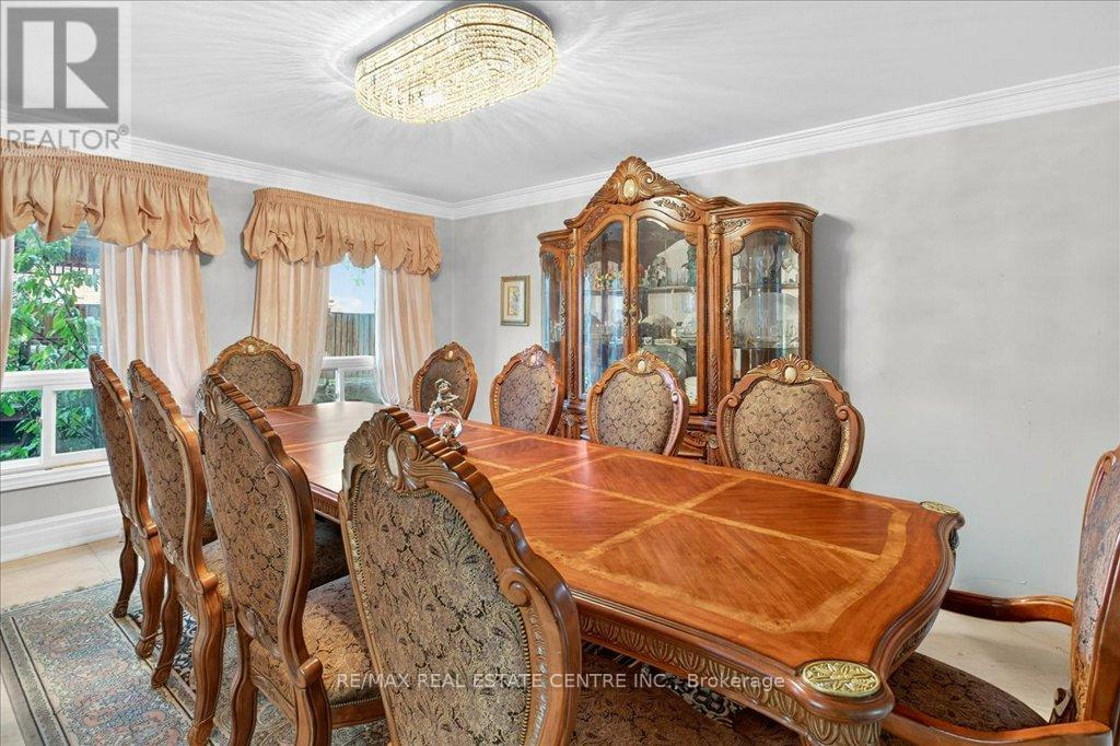 40 Colton Crescent N, Vaughan, Ontario  L4L 3L6 - Photo 15 - N12414070