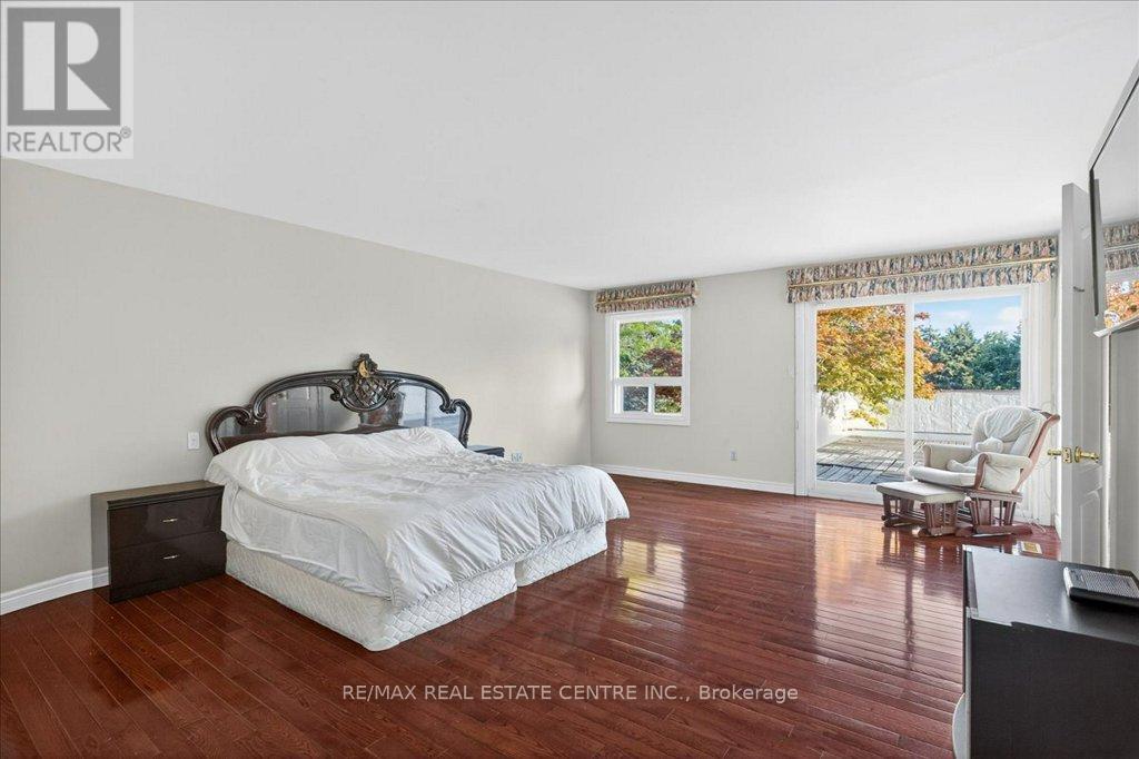 40 Colton Crescent N, Vaughan, Ontario  L4L 3L6 - Photo 19 - N12414070