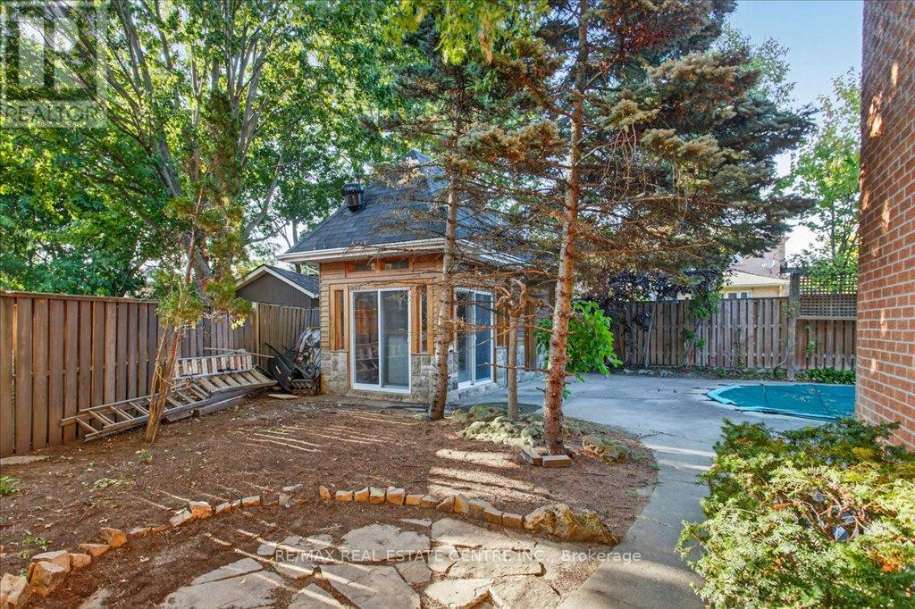 40 Colton Crescent N, Vaughan, Ontario  L4L 3L6 - Photo 34 - N12414070
