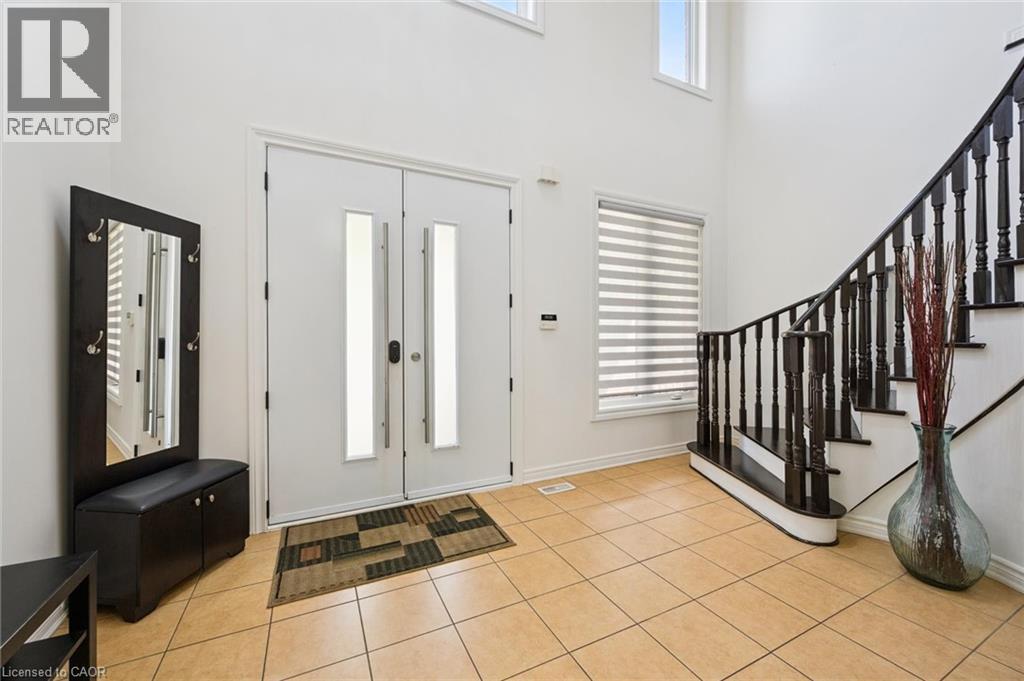 38 Cape Dorset Crescent, Brampton, Ontario  L6R 3L2 - Photo 3 - 40771509