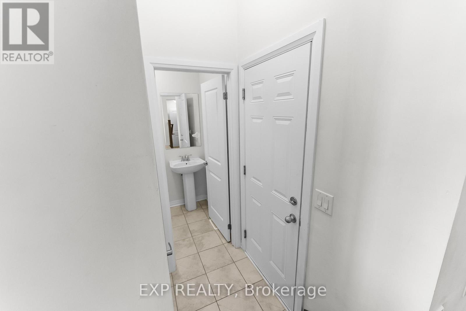 4192 Cherry Heights Boulevard, Lincoln, Ontario  L3J 0R3 - Photo 5 - X12414073