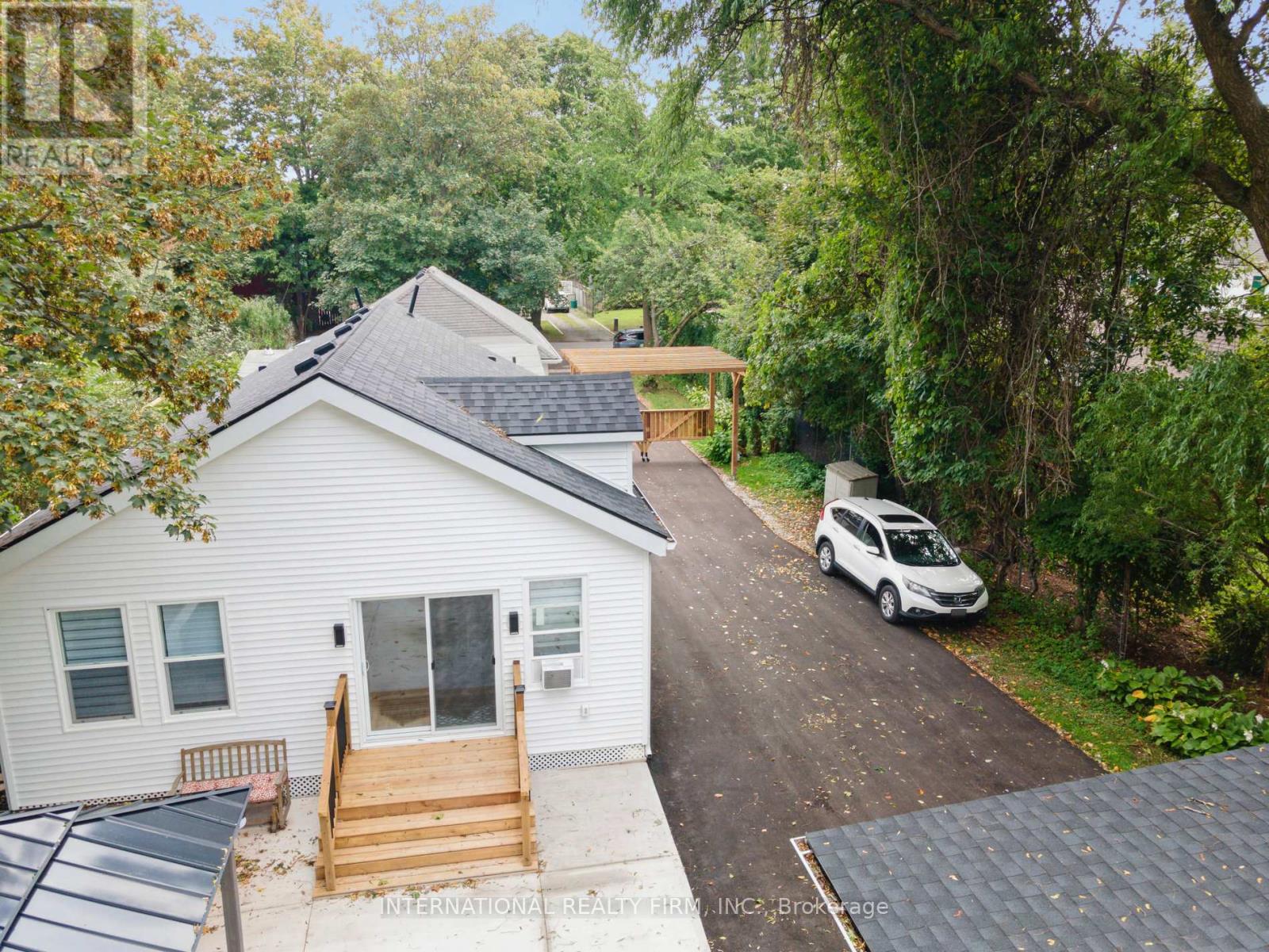 267 Davy Street, Niagara-On-The-Lake, Ontario  L0S 1J0 - Photo 3 - X12342389